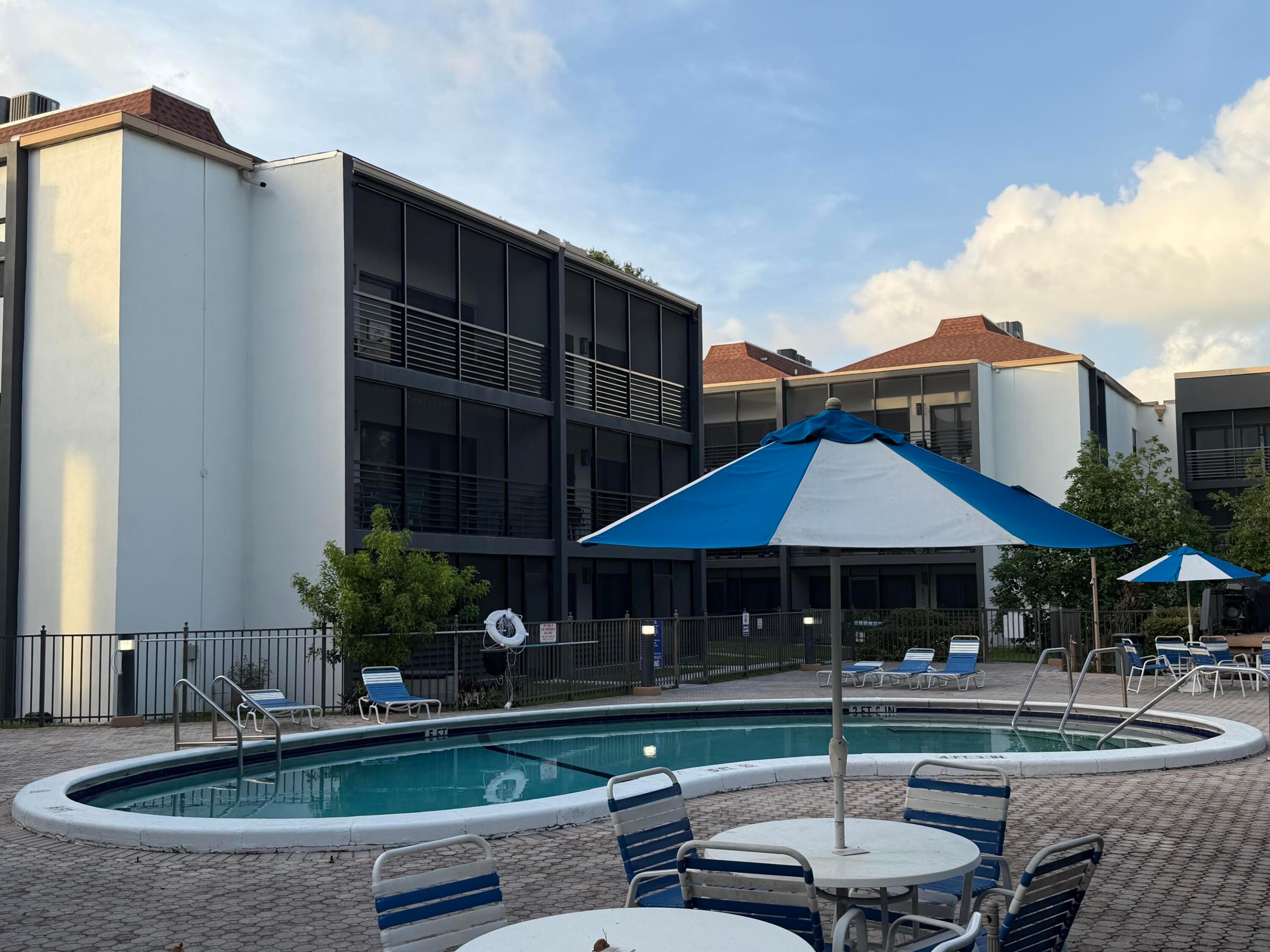 EMERALD HILLS C C APTS CONDO - Residential