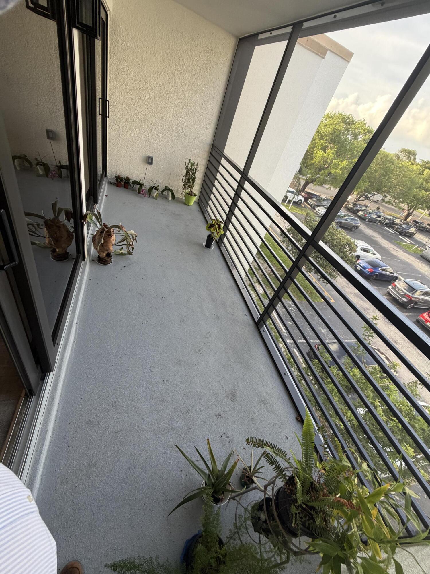 EMERALD HILLS C C APTS CONDO - Residential