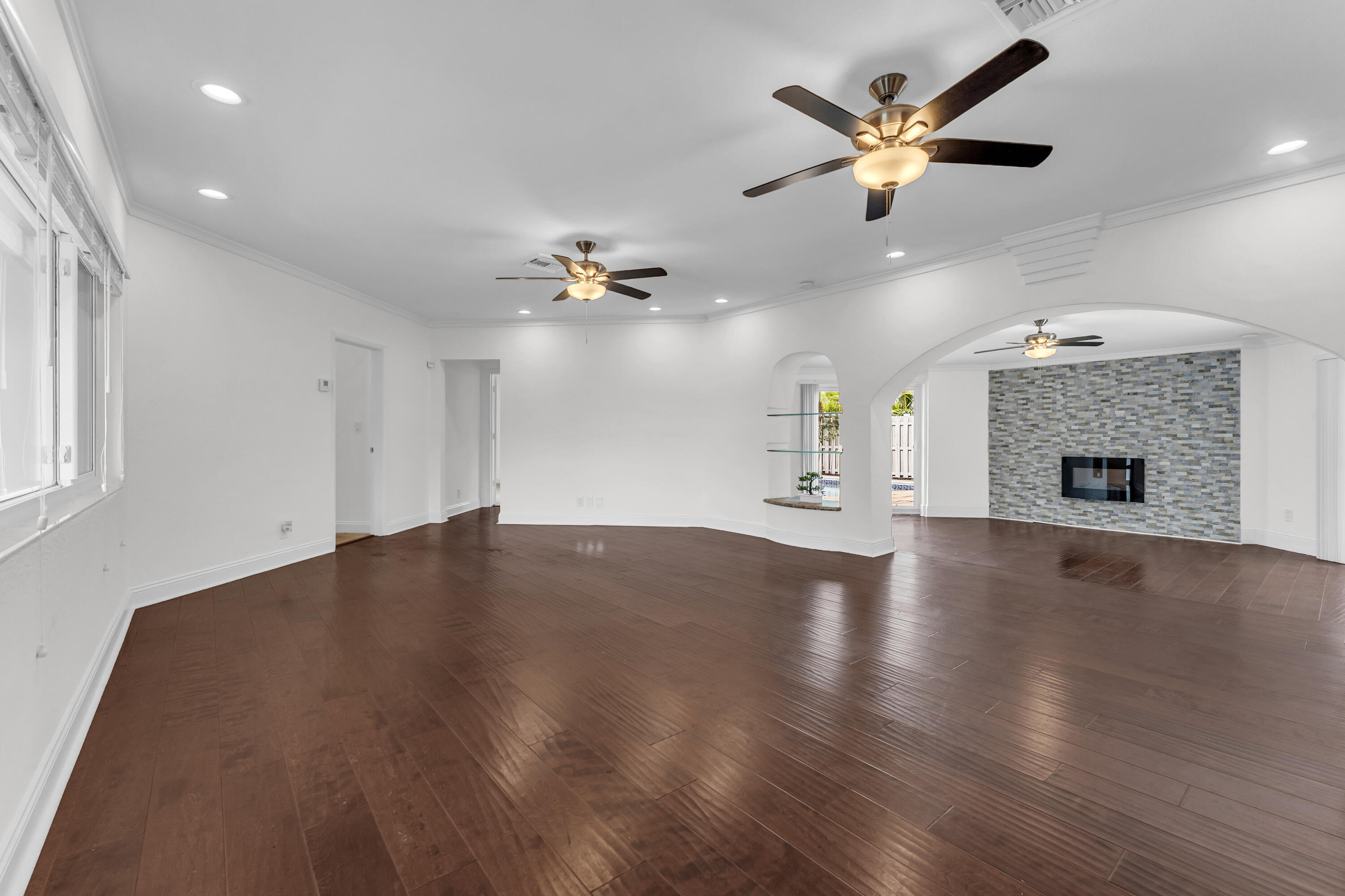 CORAL RIDGE COUNTRY CLUB - Residential