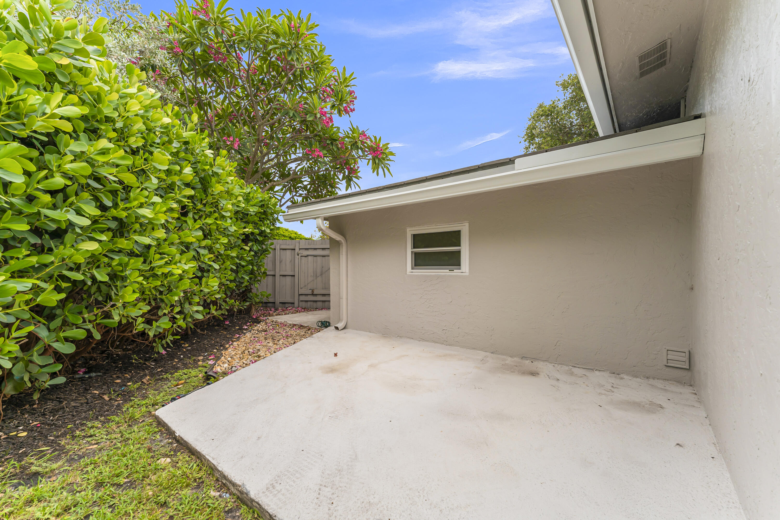 CORAL RIDGE COUNTRY CLUB - Residential