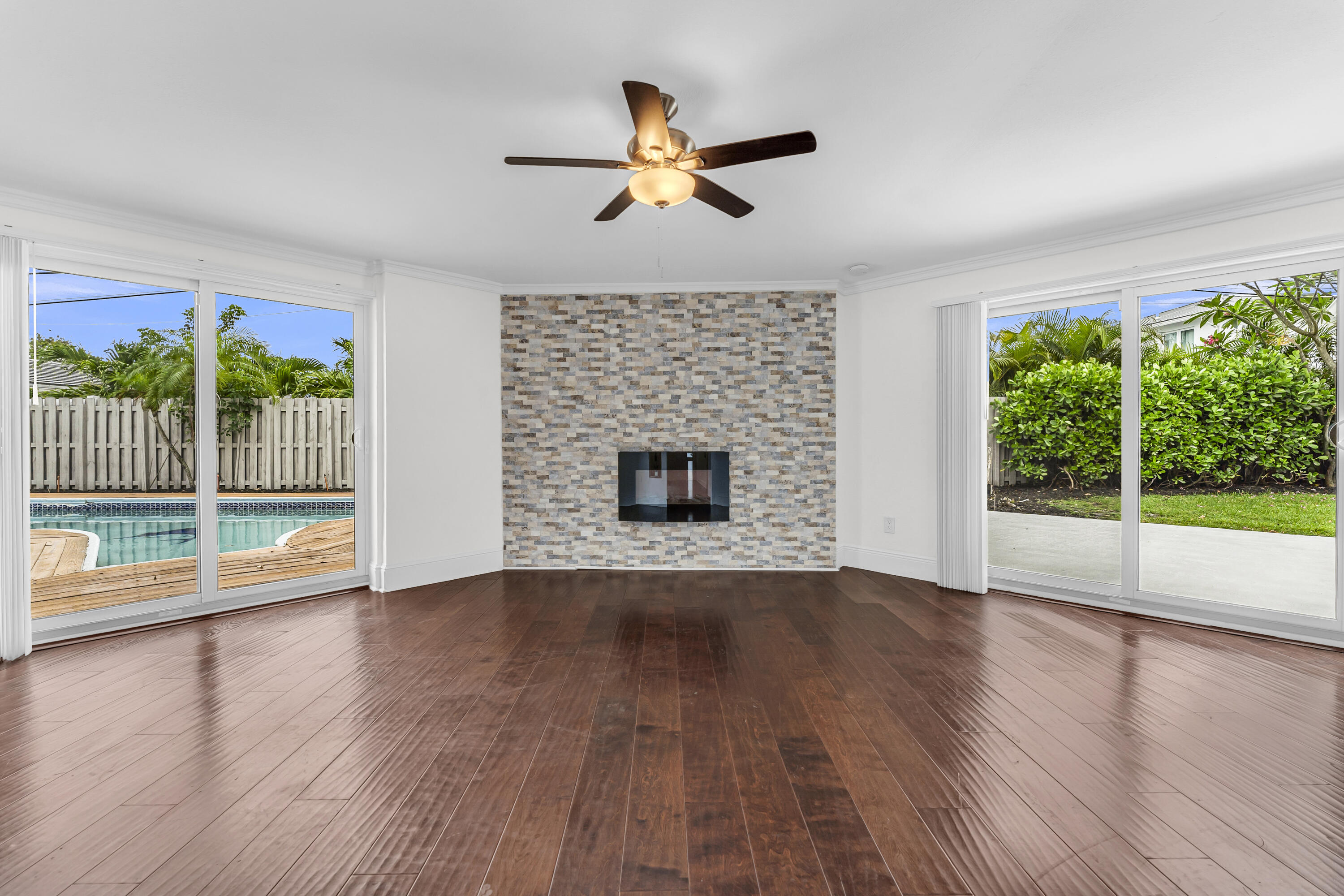 CORAL RIDGE COUNTRY CLUB - Residential