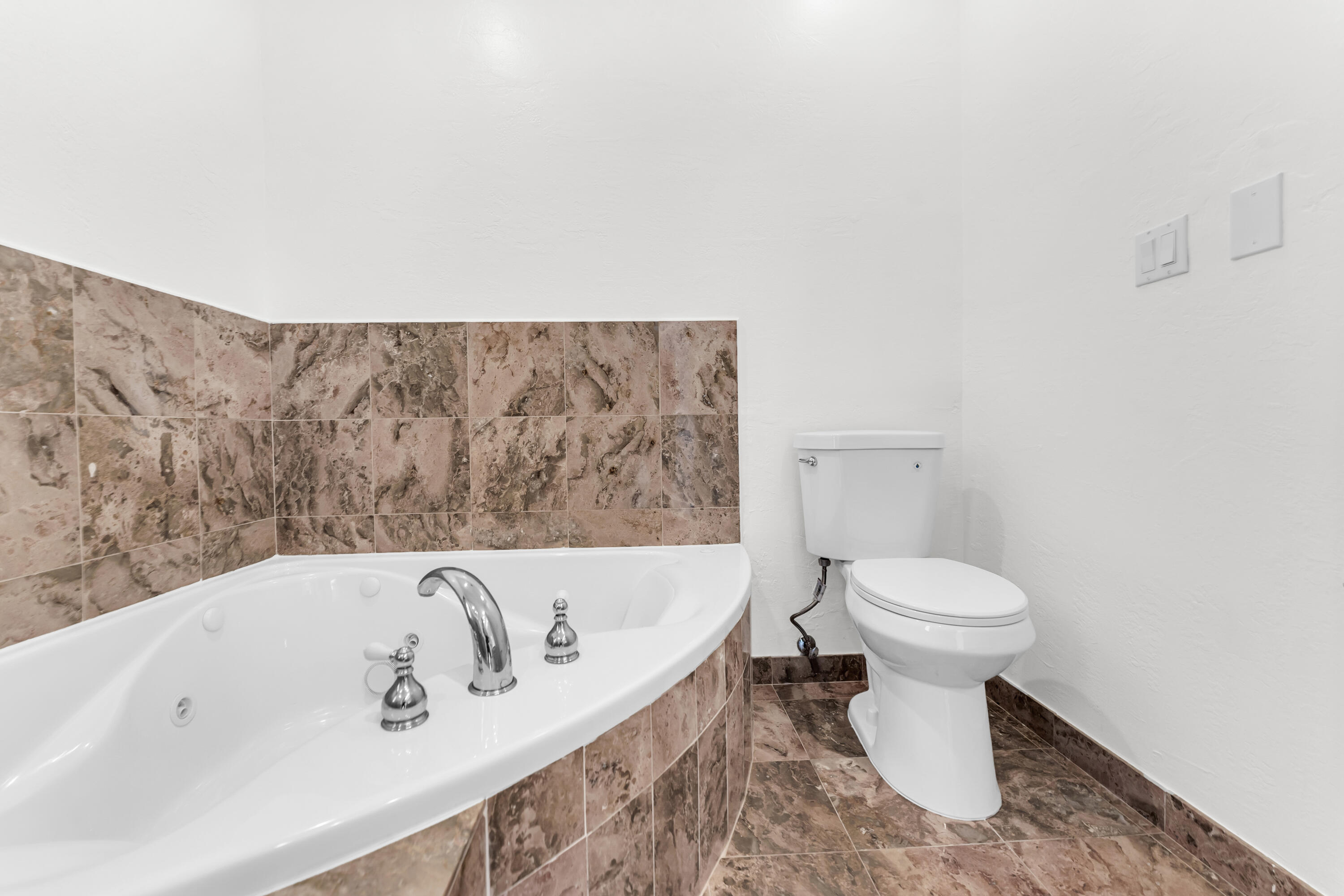 CORAL RIDGE COUNTRY CLUB - Residential