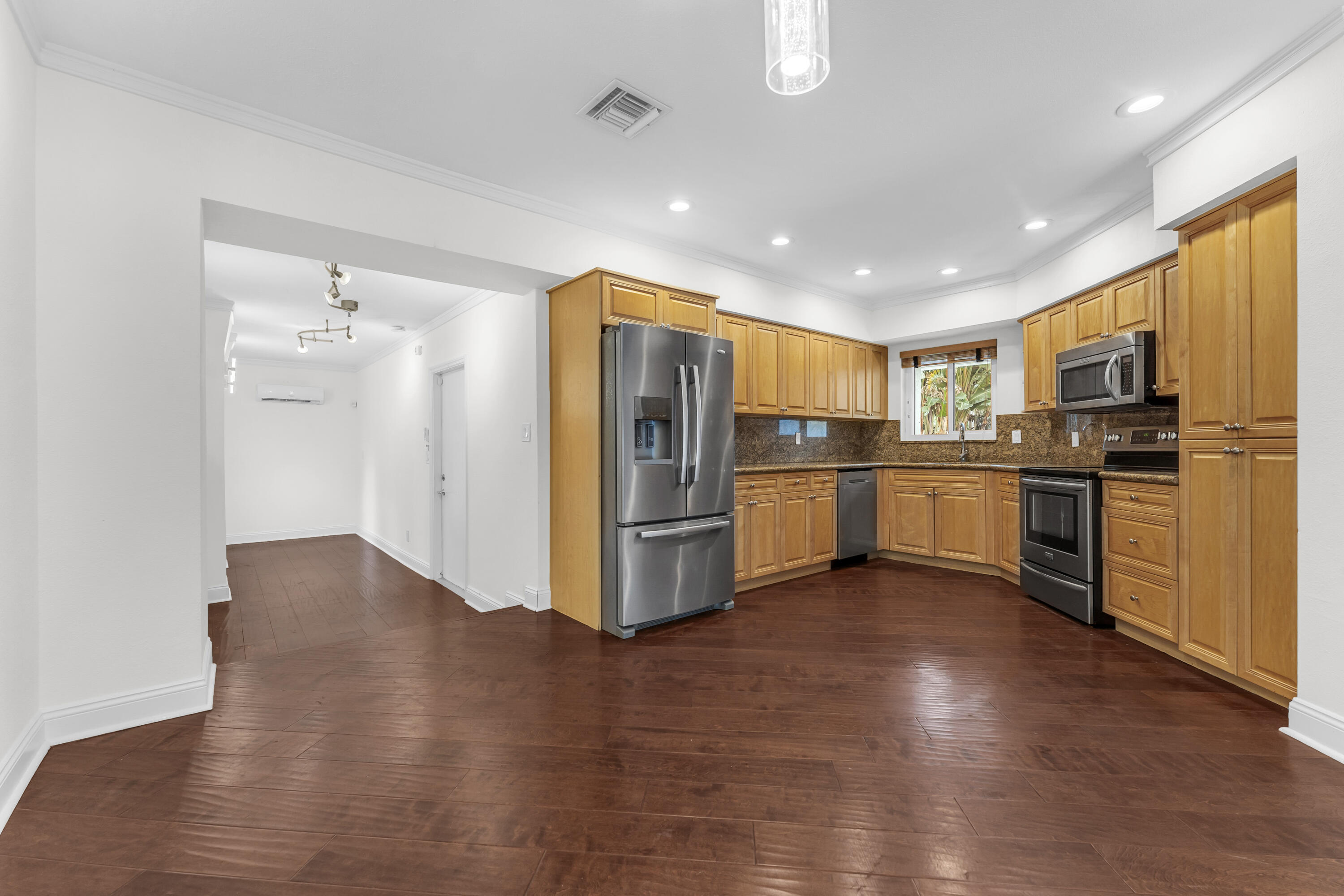 CORAL RIDGE COUNTRY CLUB - Residential
