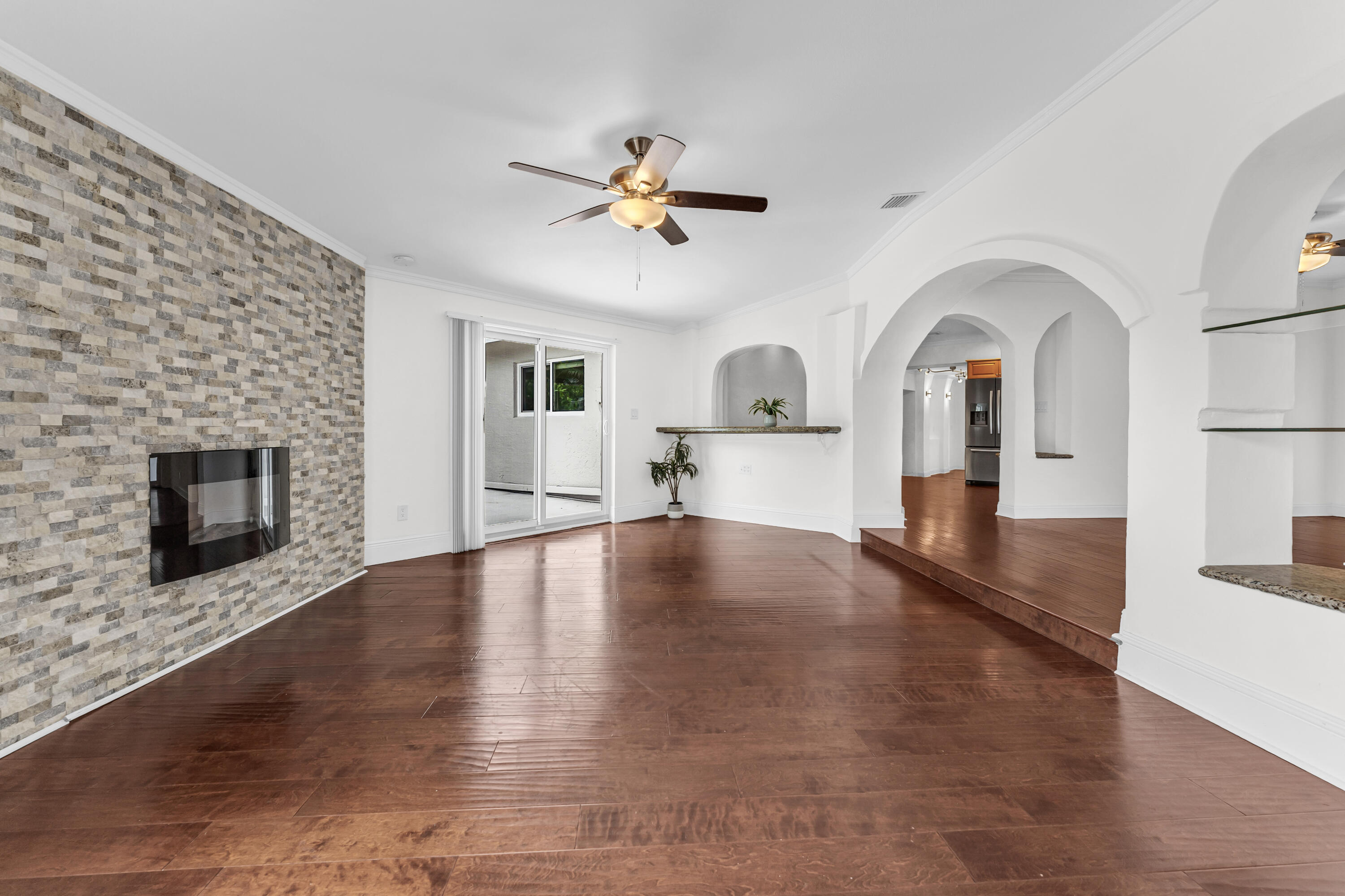 CORAL RIDGE COUNTRY CLUB - Residential