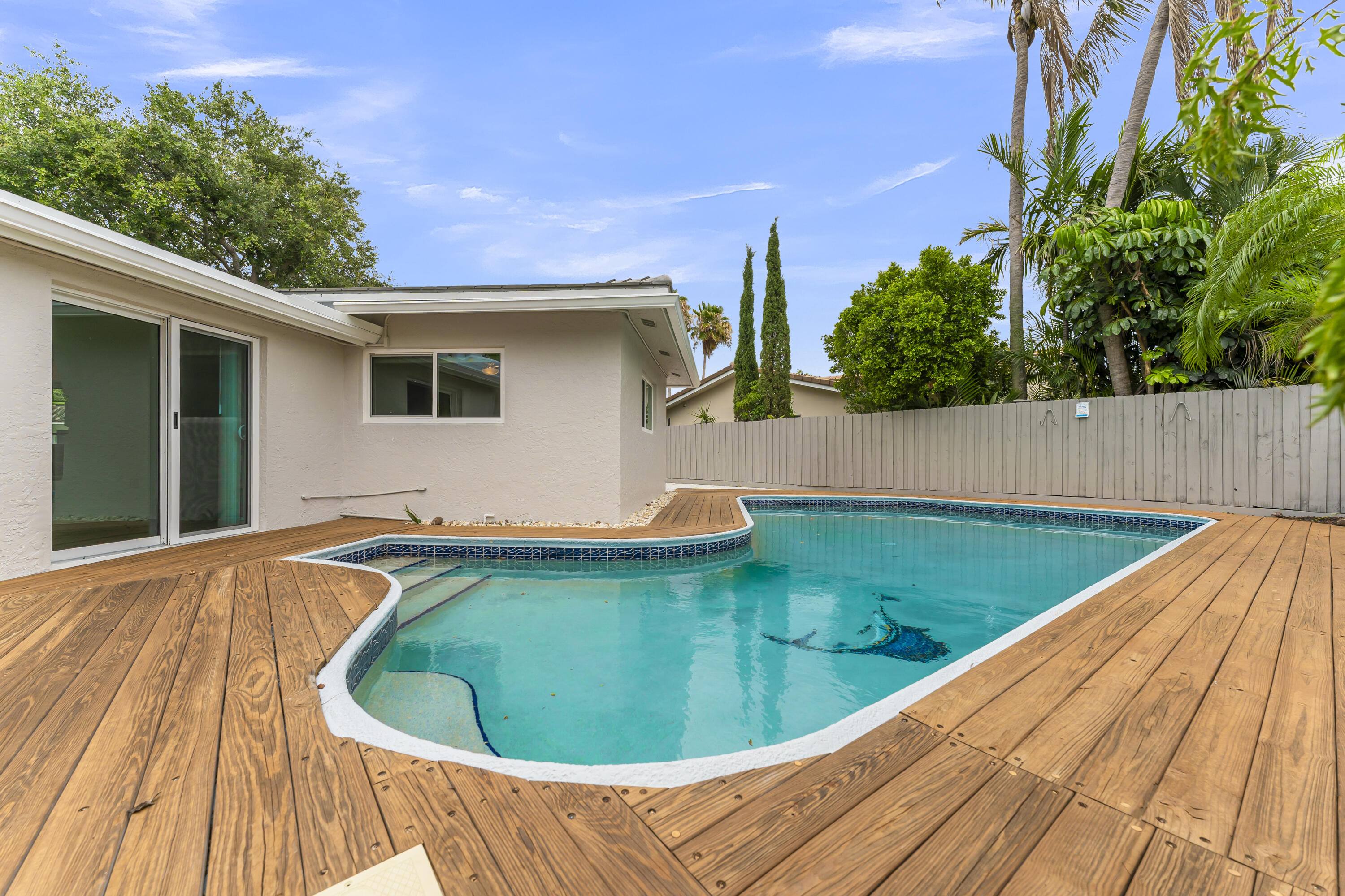 CORAL RIDGE COUNTRY CLUB - Residential