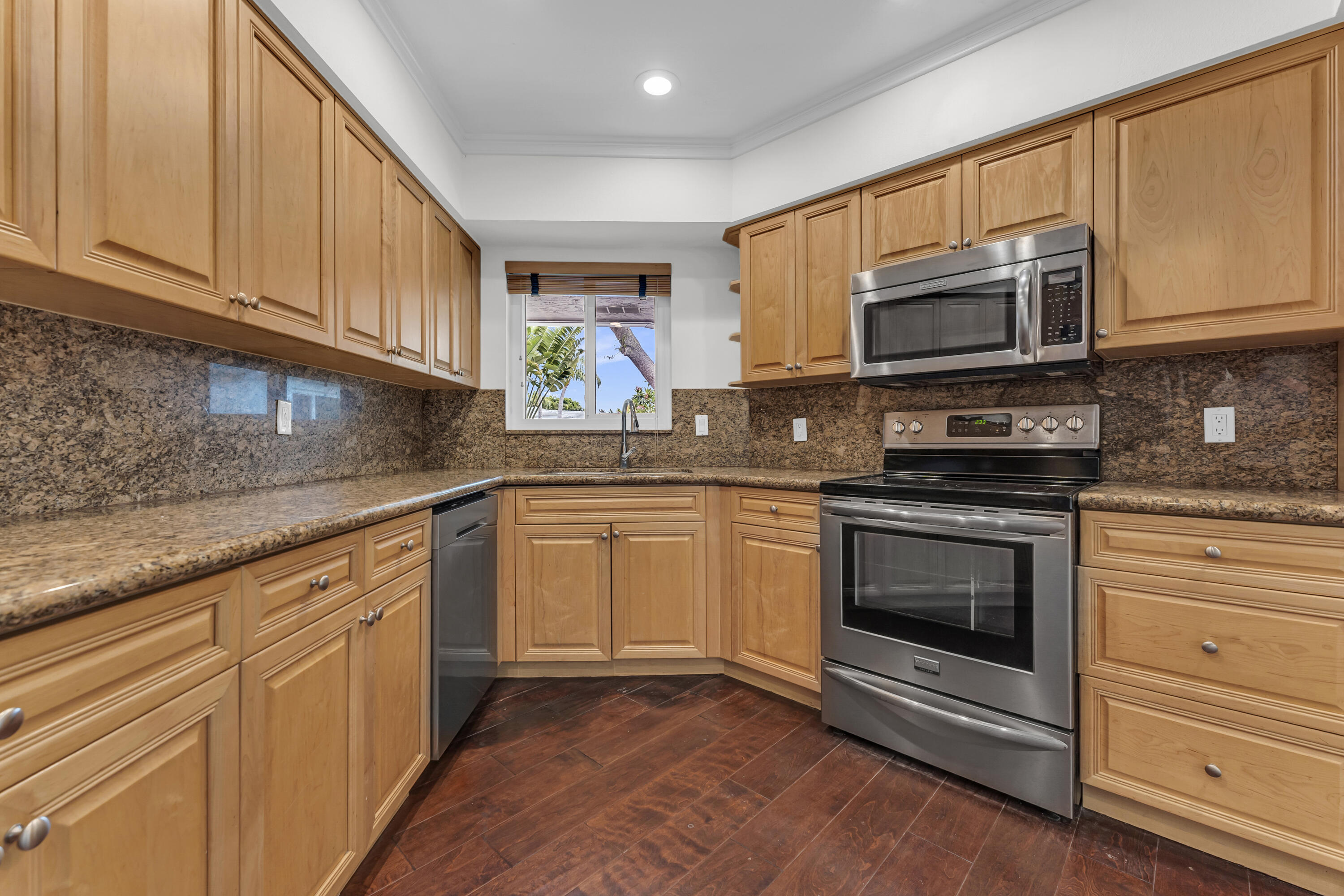 CORAL RIDGE COUNTRY CLUB - Residential