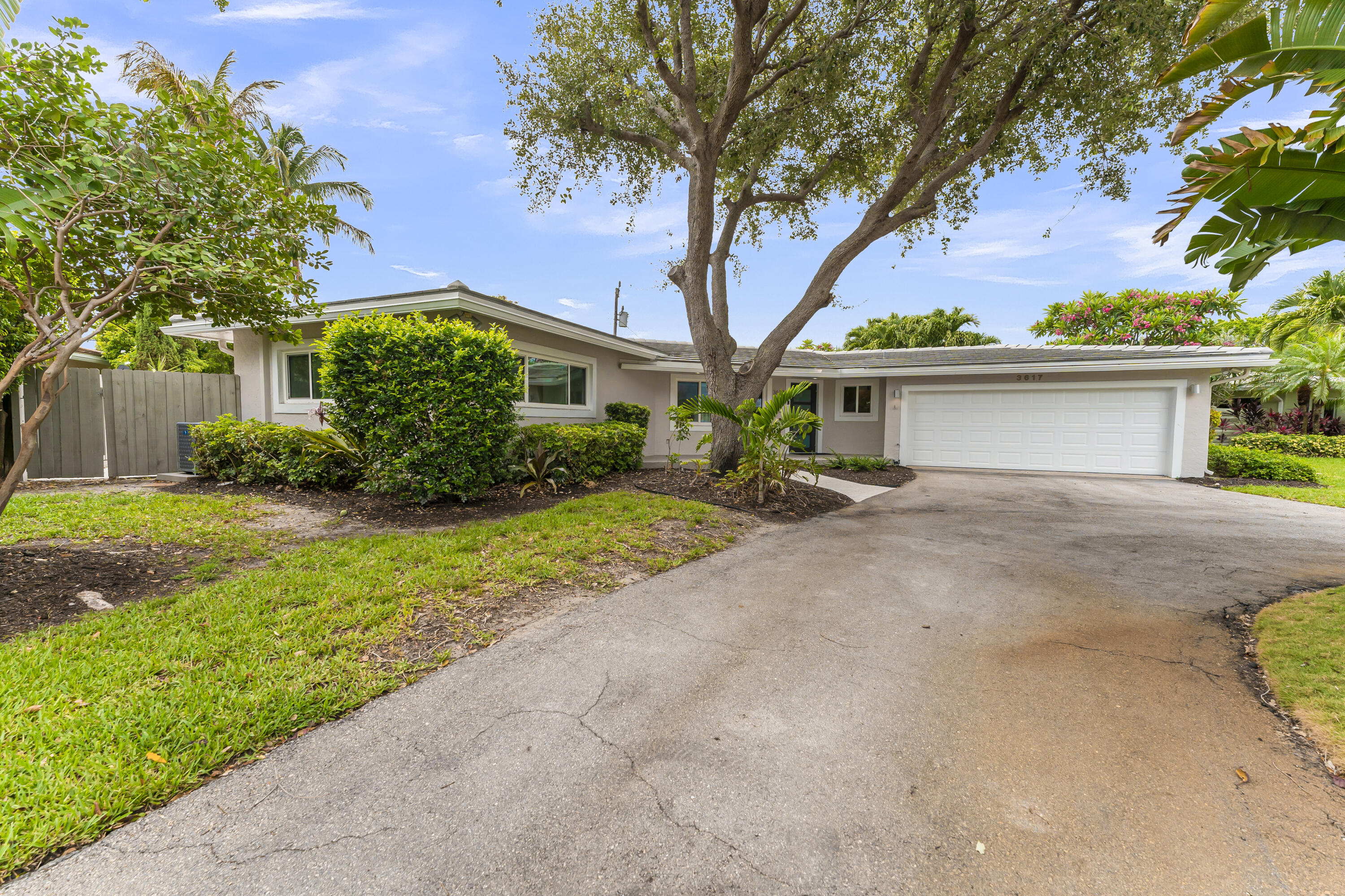 CORAL RIDGE COUNTRY CLUB - Residential