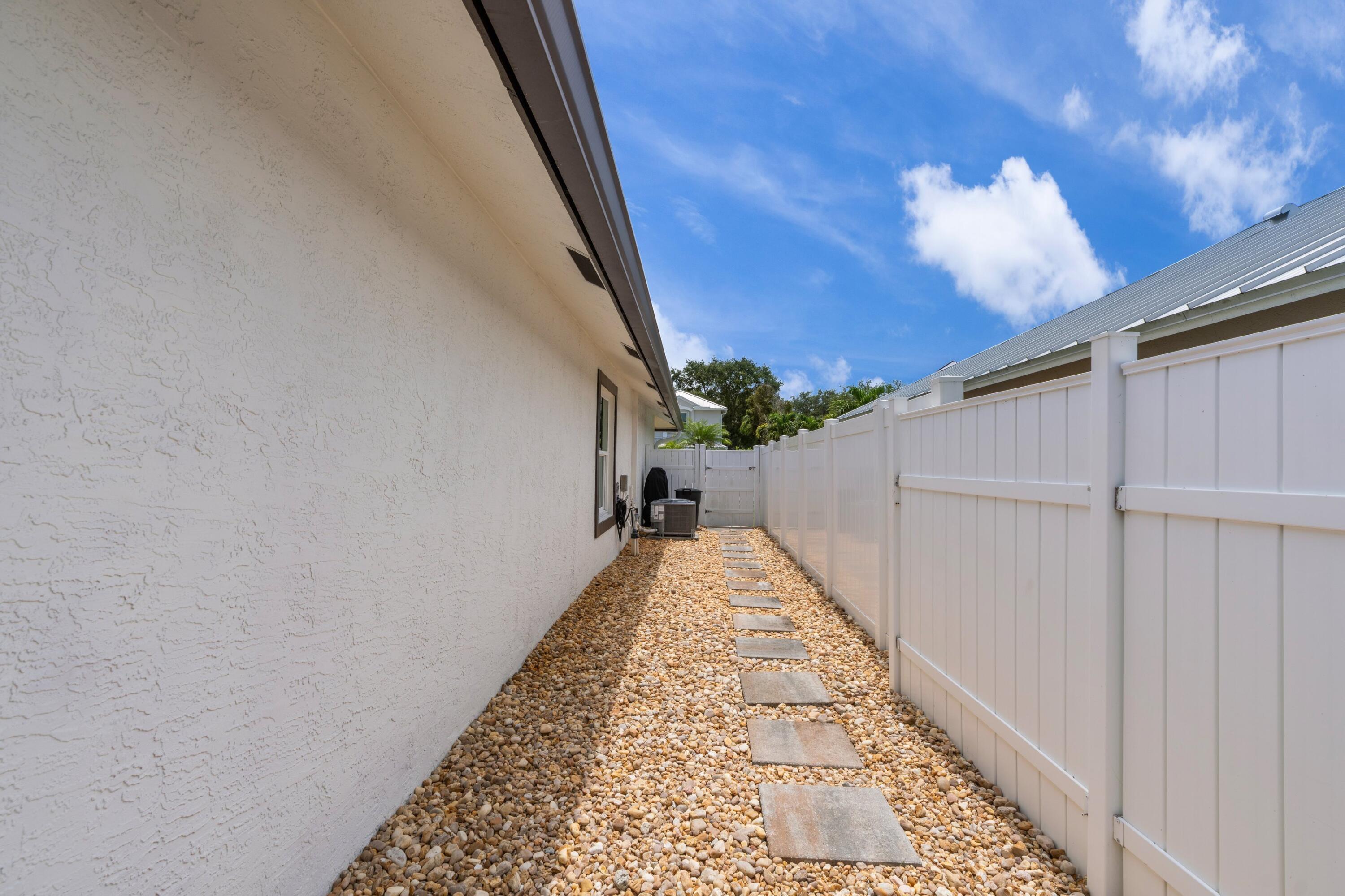 PENNOCK LANDING - Residential