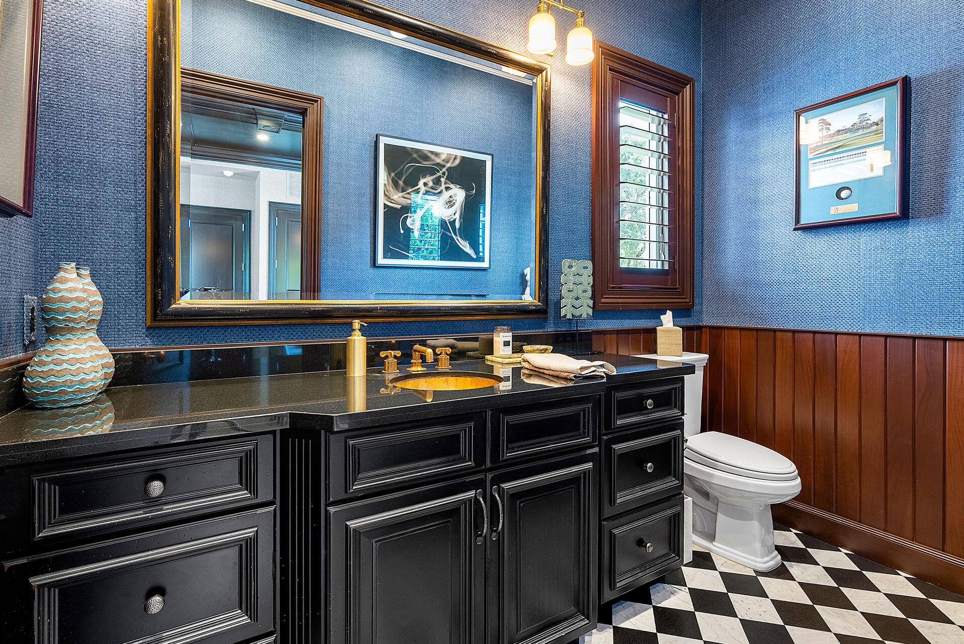 ROYAL PALM YACHT & COUNTRY CLUB - Residential