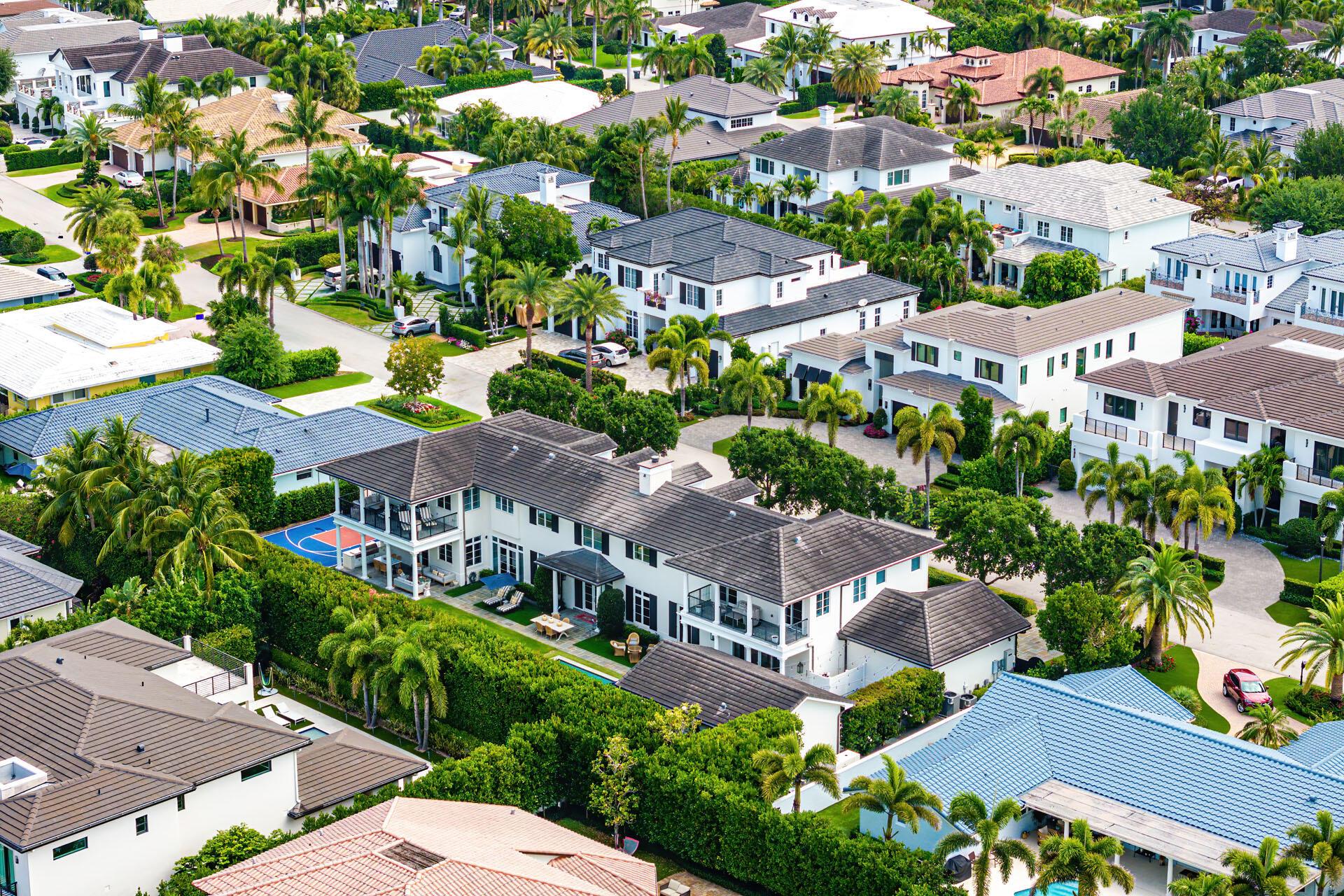ROYAL PALM YACHT & COUNTRY CLUB - Residential