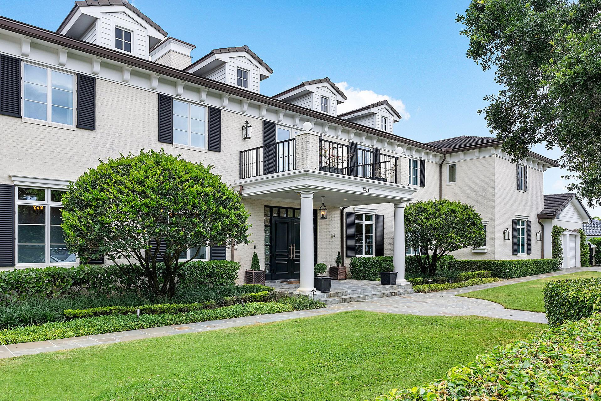 ROYAL PALM YACHT & COUNTRY CLUB - Residential