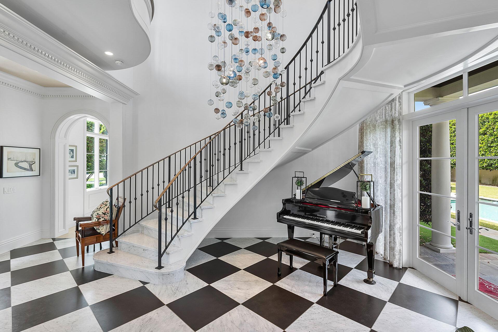 ROYAL PALM YACHT & COUNTRY CLUB - Residential