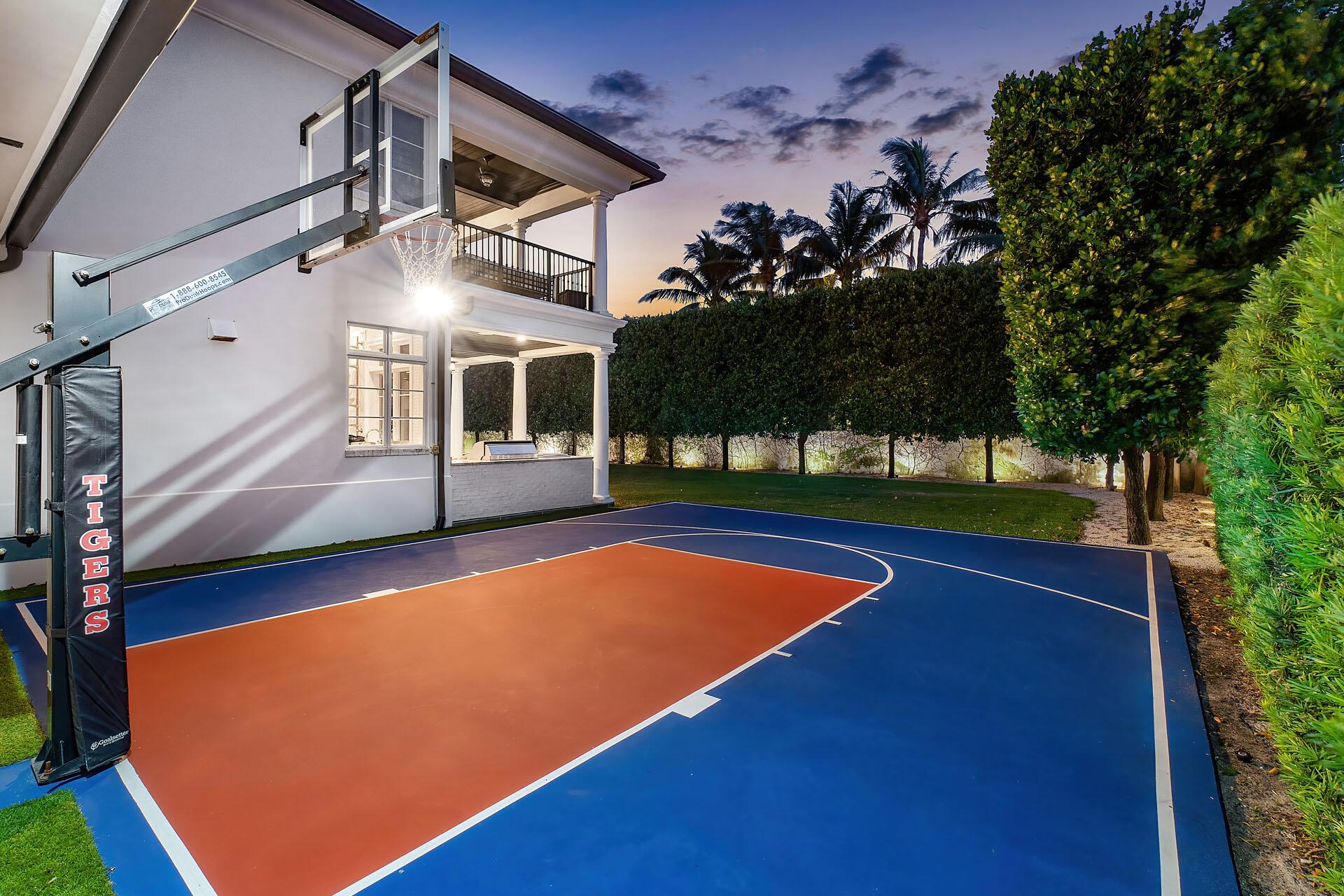 ROYAL PALM YACHT & COUNTRY CLUB - Residential