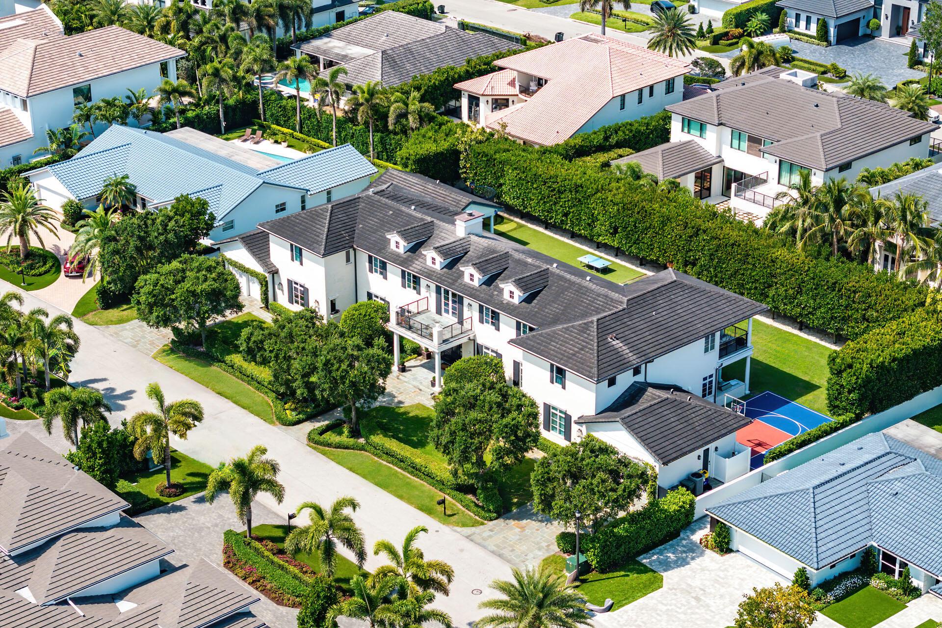 ROYAL PALM YACHT & COUNTRY CLUB - Residential