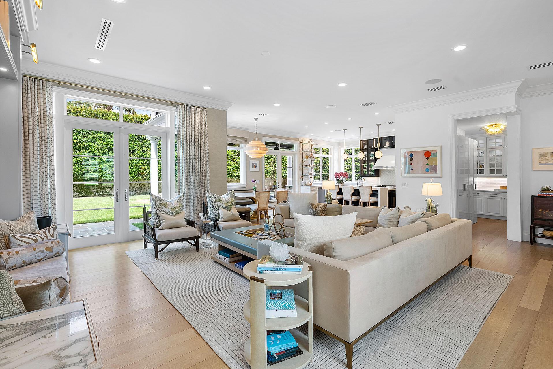 ROYAL PALM YACHT & COUNTRY CLUB - Residential