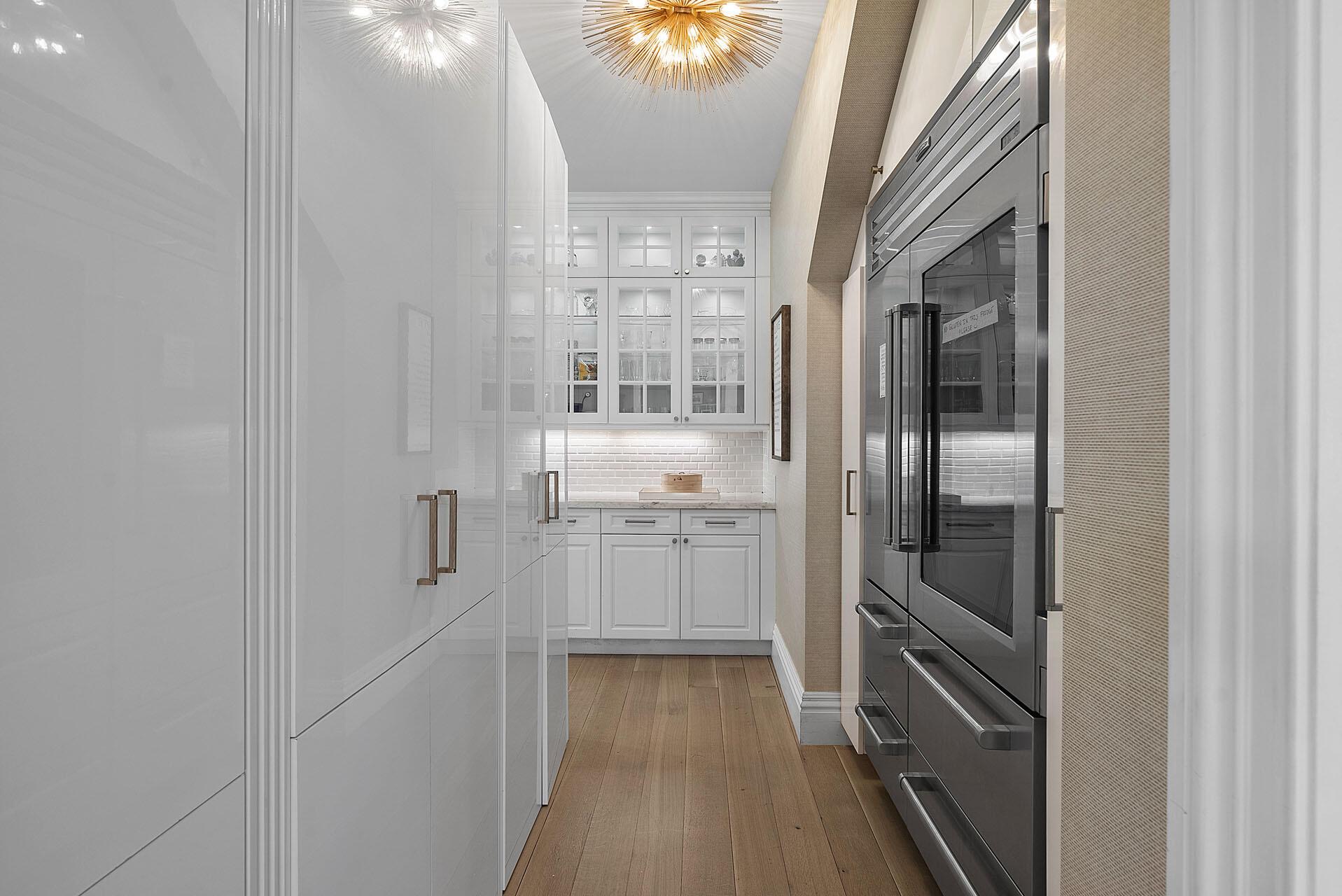ROYAL PALM YACHT & COUNTRY CLUB - Residential