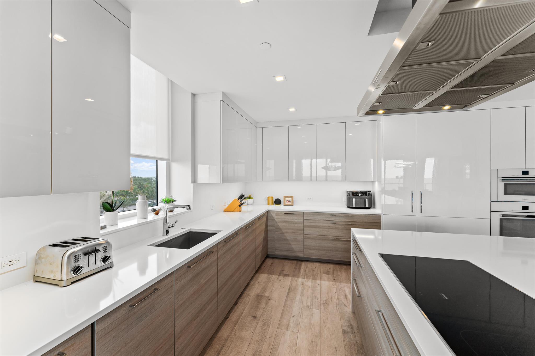 VISTABLUE SINGER ISLAND CONDO - Residential