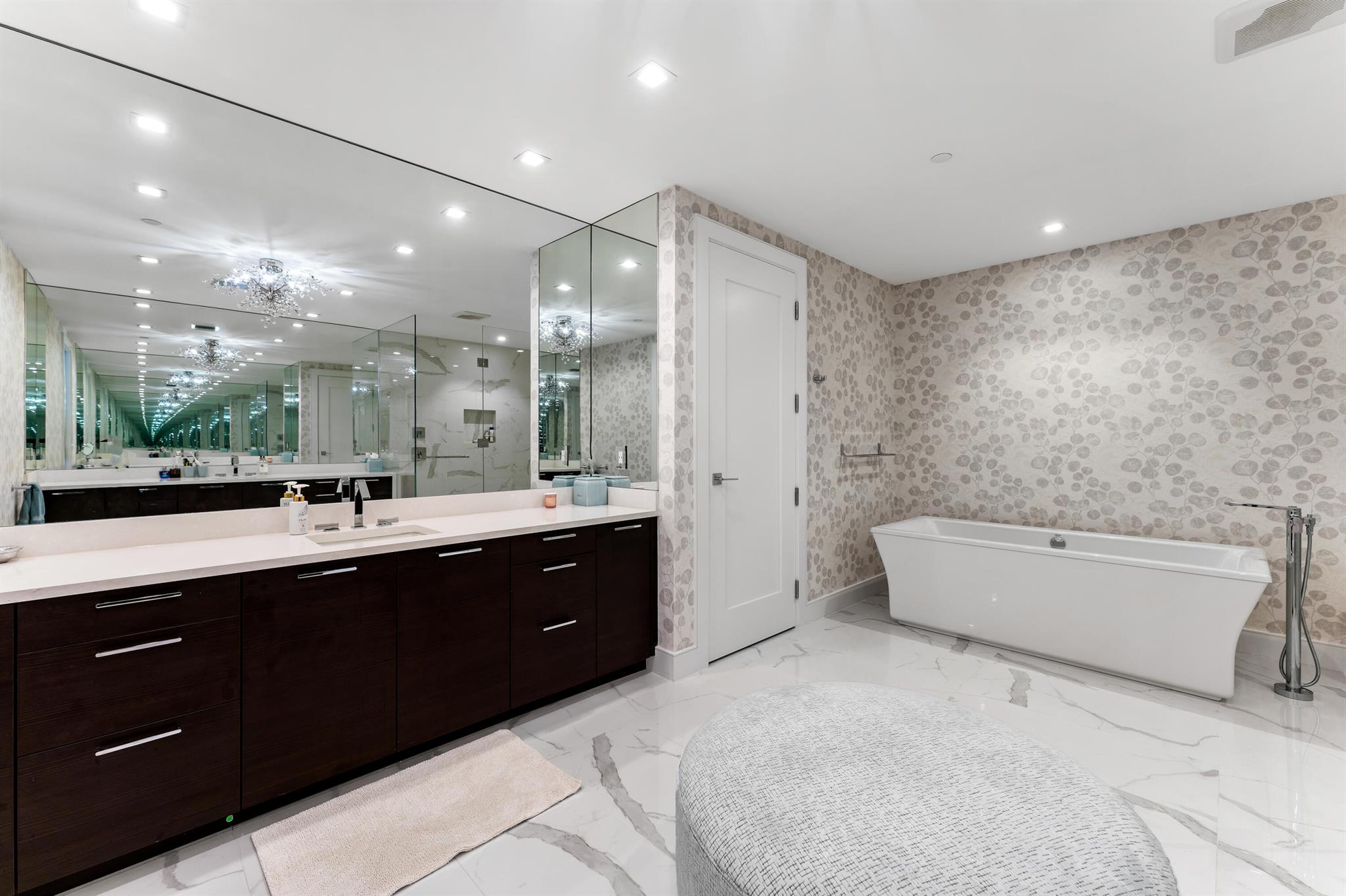 VISTABLUE SINGER ISLAND CONDO - Residential