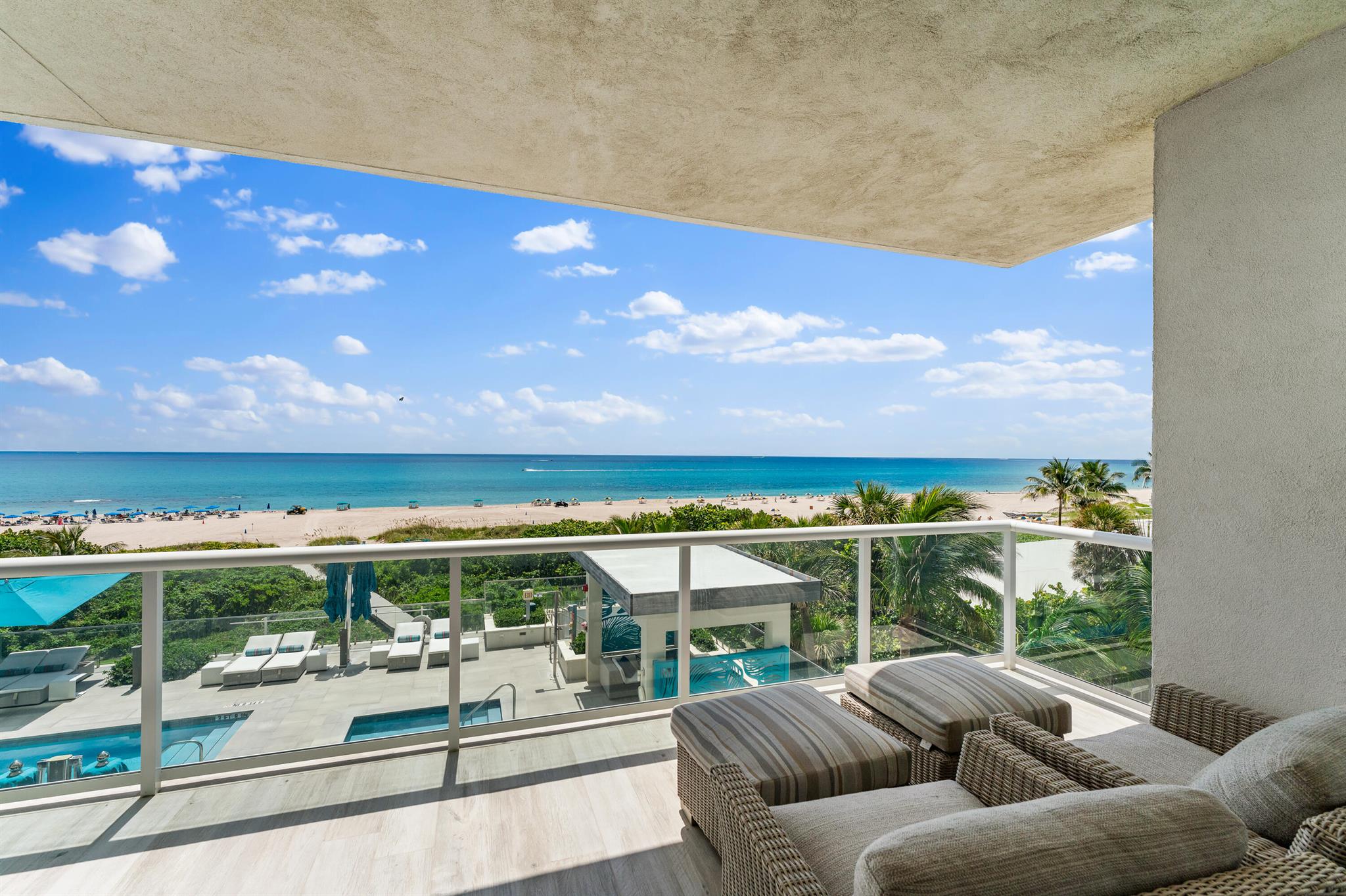 VISTABLUE SINGER ISLAND CONDO - Residential