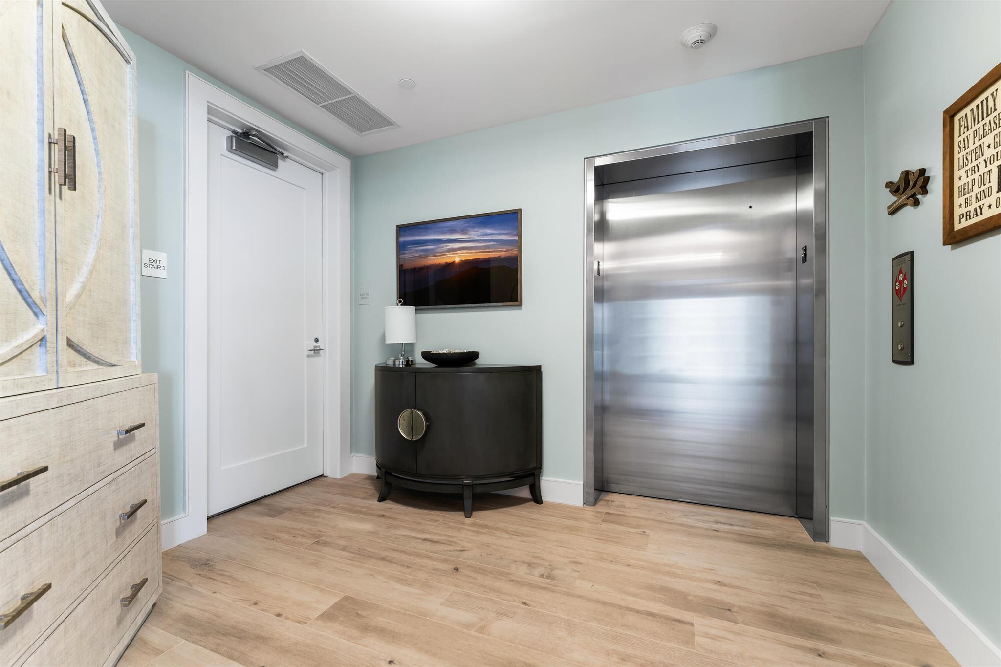 VISTABLUE SINGER ISLAND CONDO - Residential