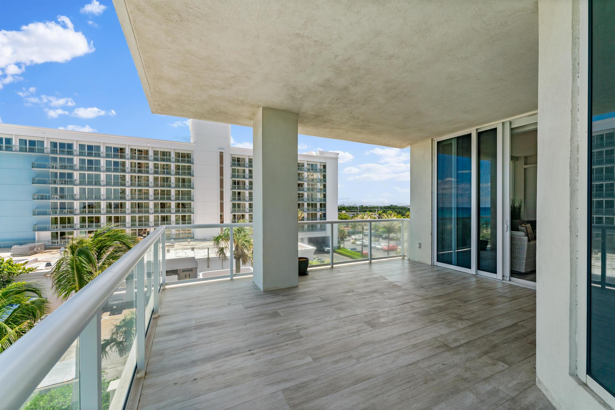 VISTABLUE SINGER ISLAND CONDO - Residential