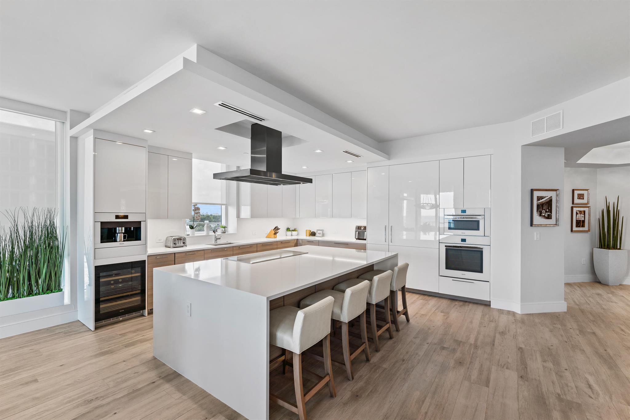 VISTABLUE SINGER ISLAND CONDO - Residential