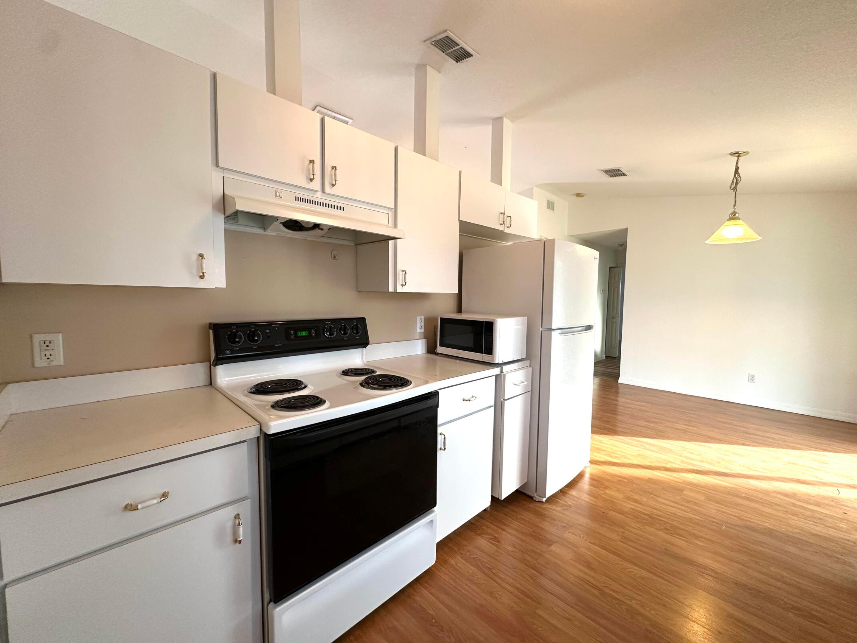 CHERRYWOOD ESTATES - Residential Lease