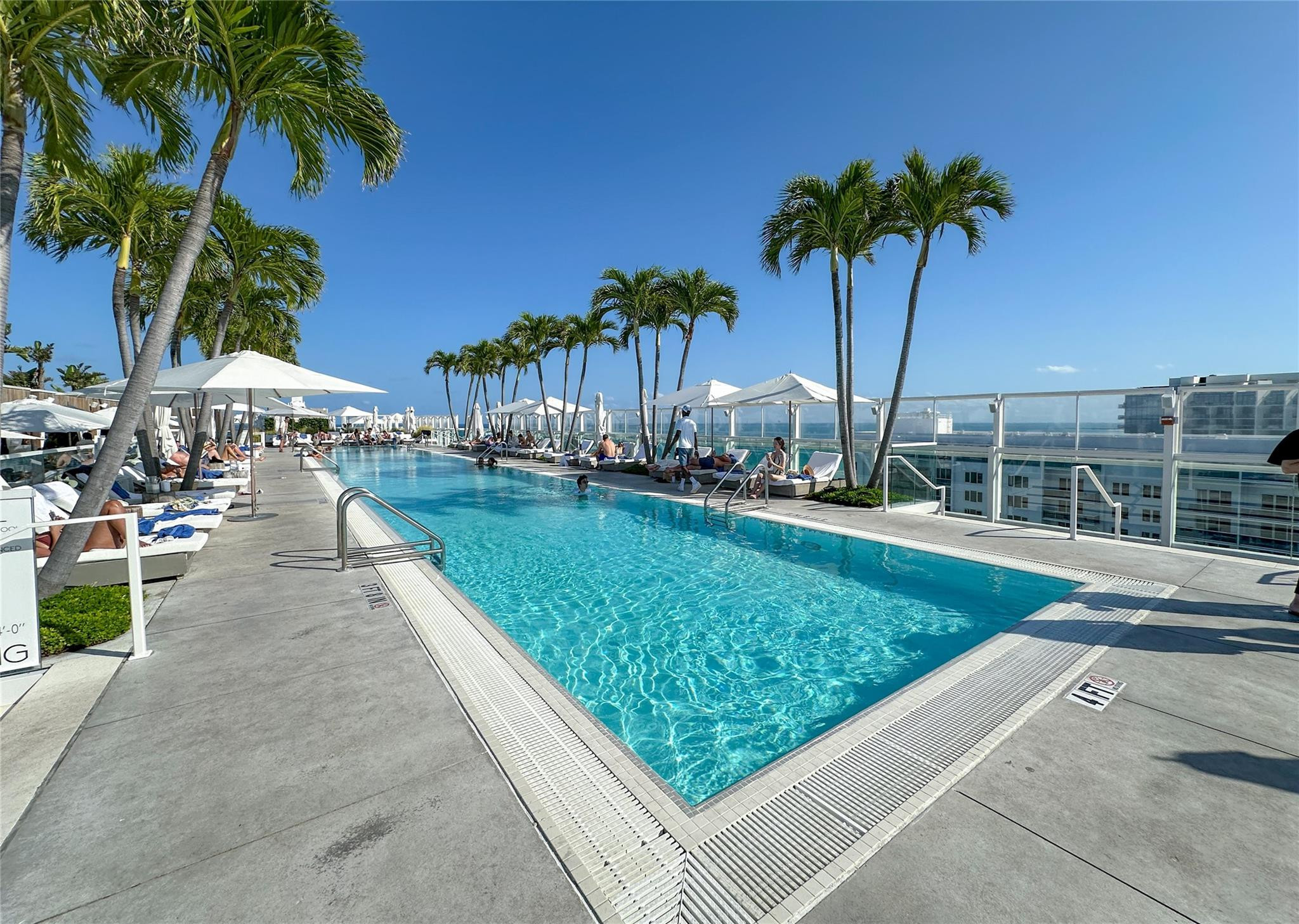 Roney Palace - Residential