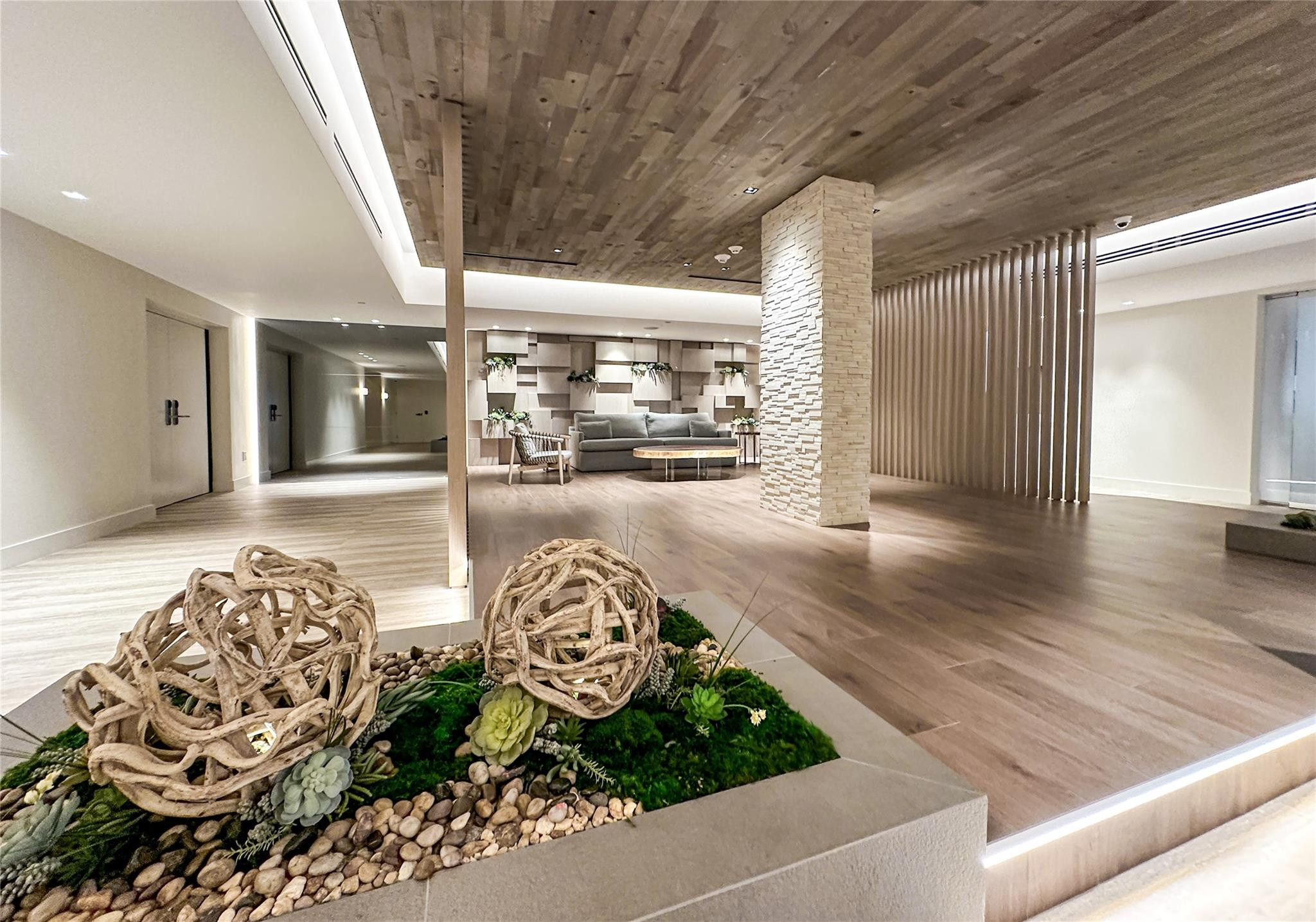 Roney Palace - Residential