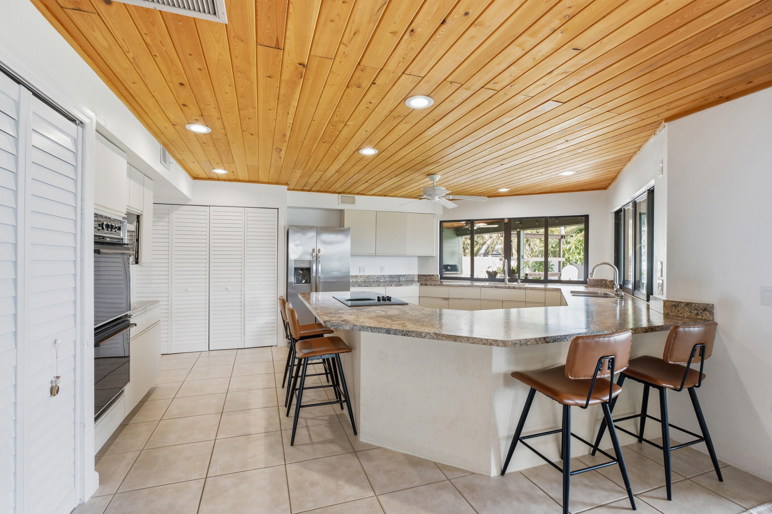 LIGHTHOUSE POINT - Residential