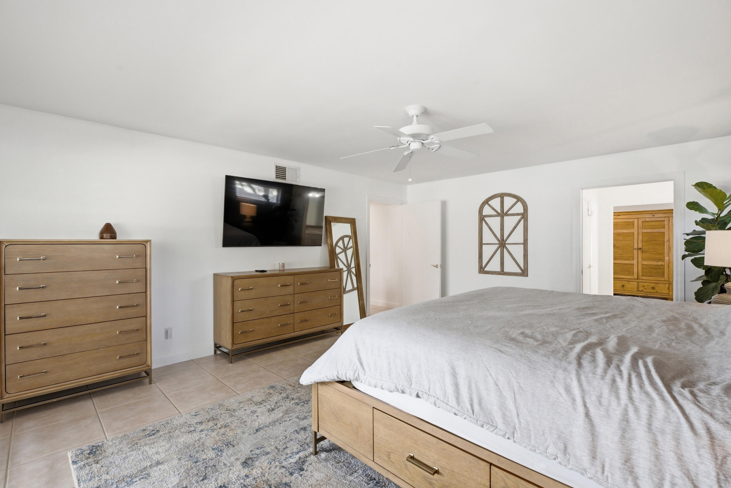 LIGHTHOUSE POINT - Residential