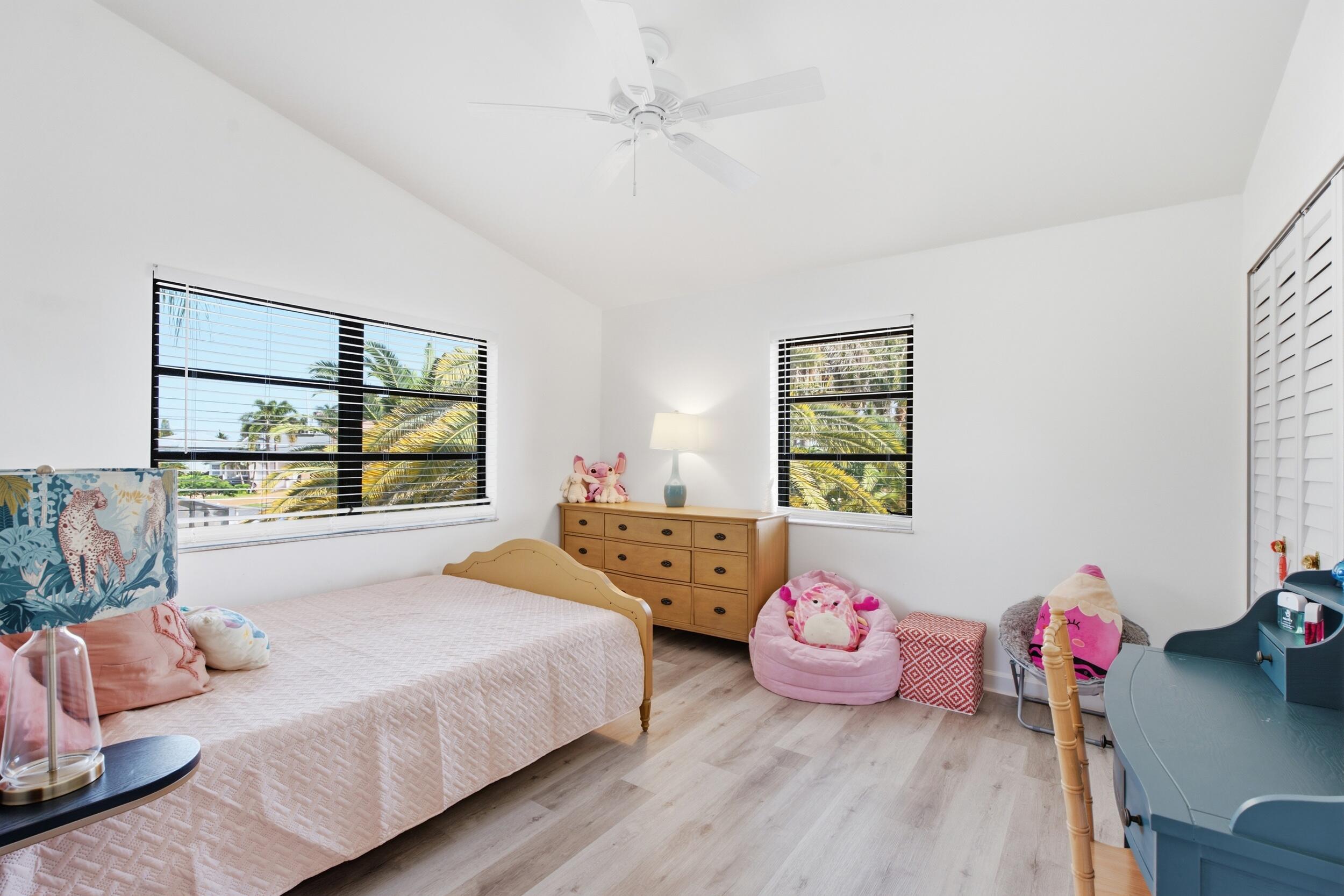 LIGHTHOUSE POINT - Residential