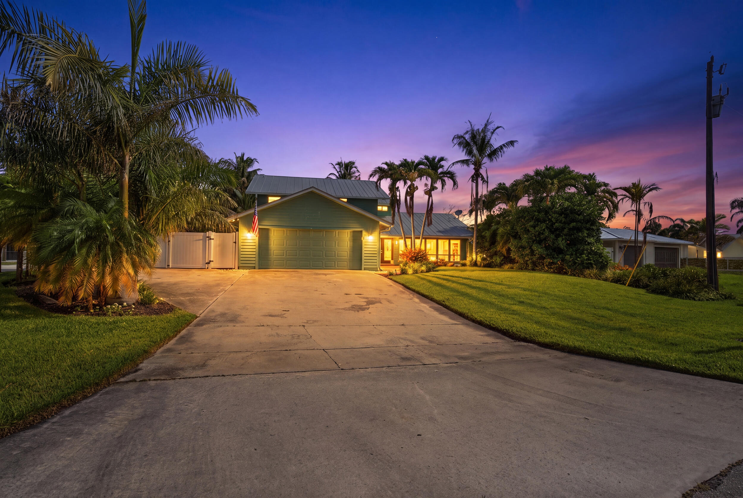 LIGHTHOUSE POINT - Residential