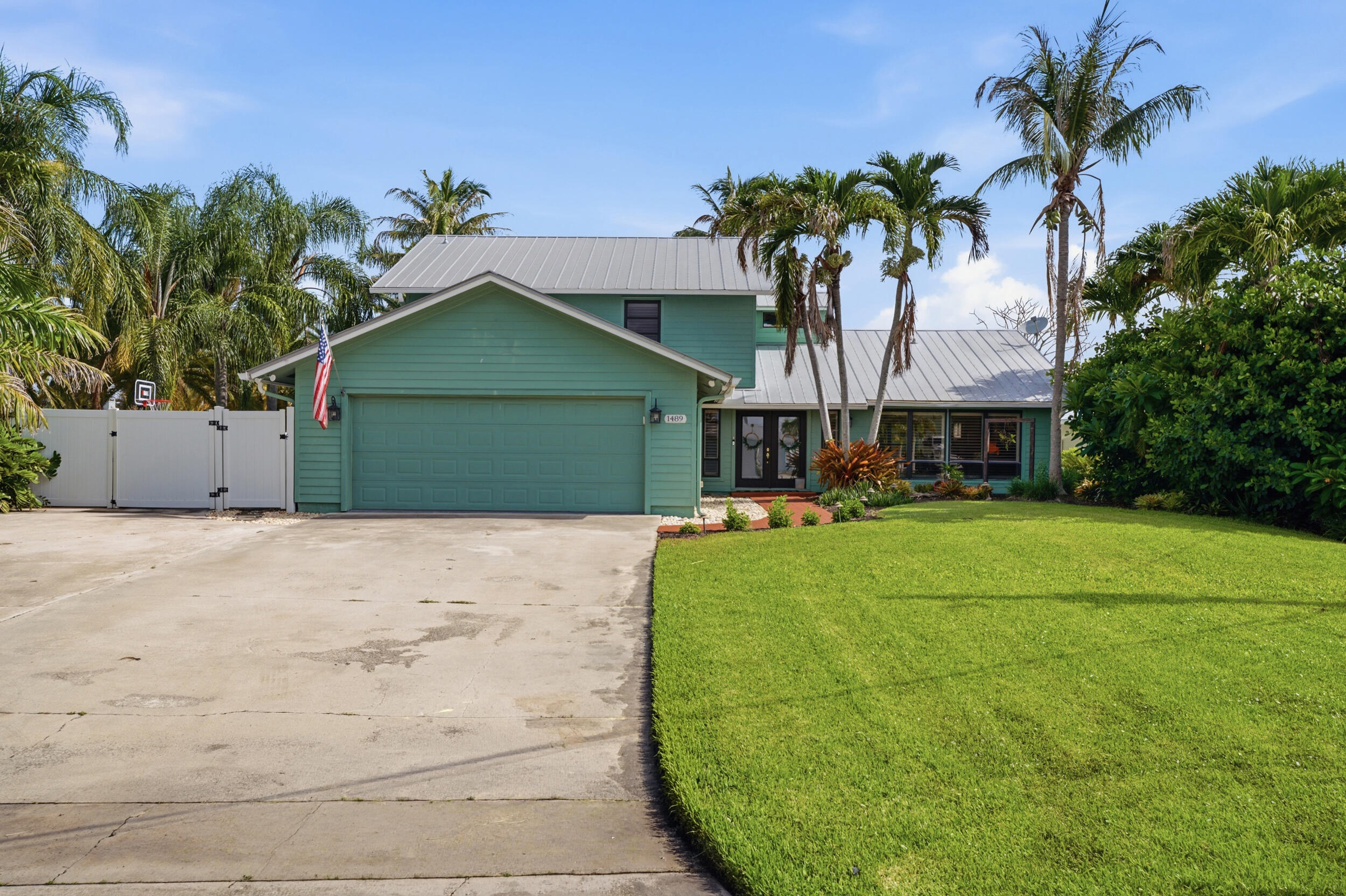LIGHTHOUSE POINT - Residential