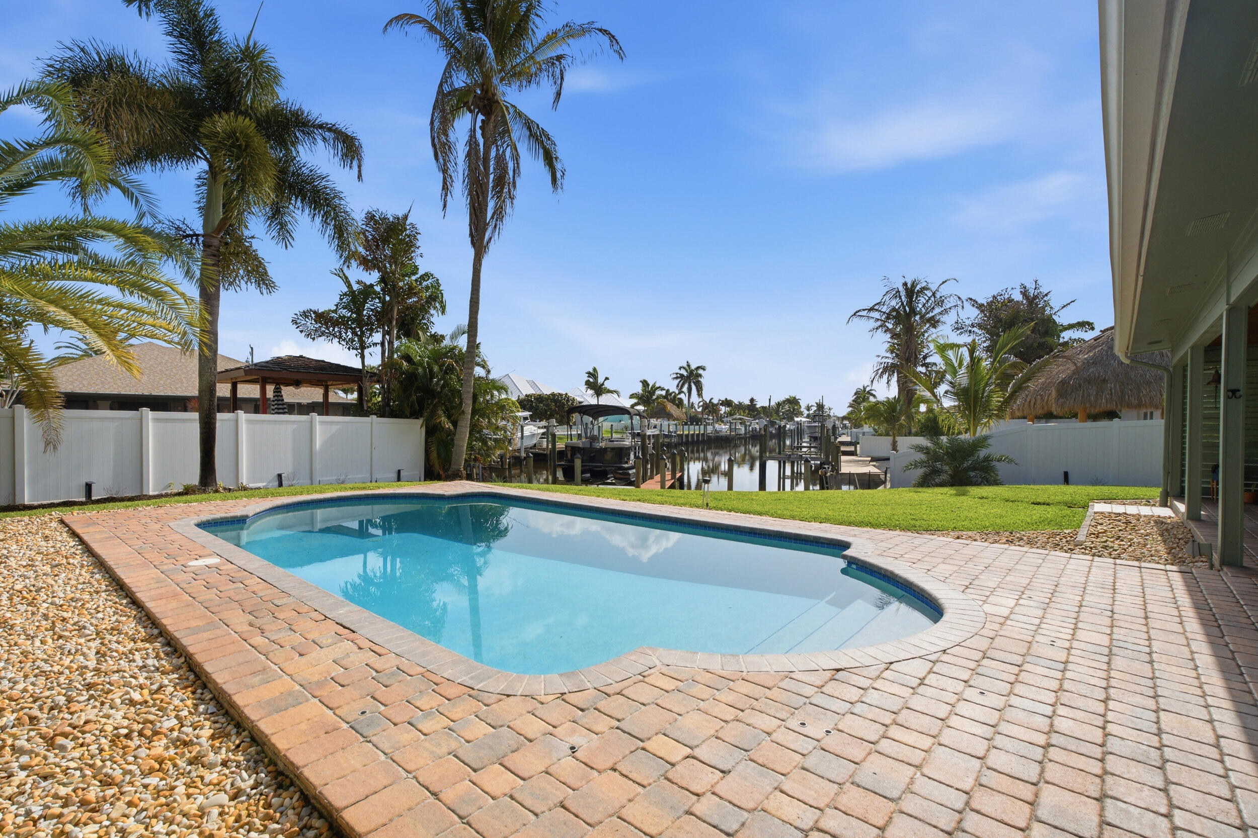 LIGHTHOUSE POINT - Residential