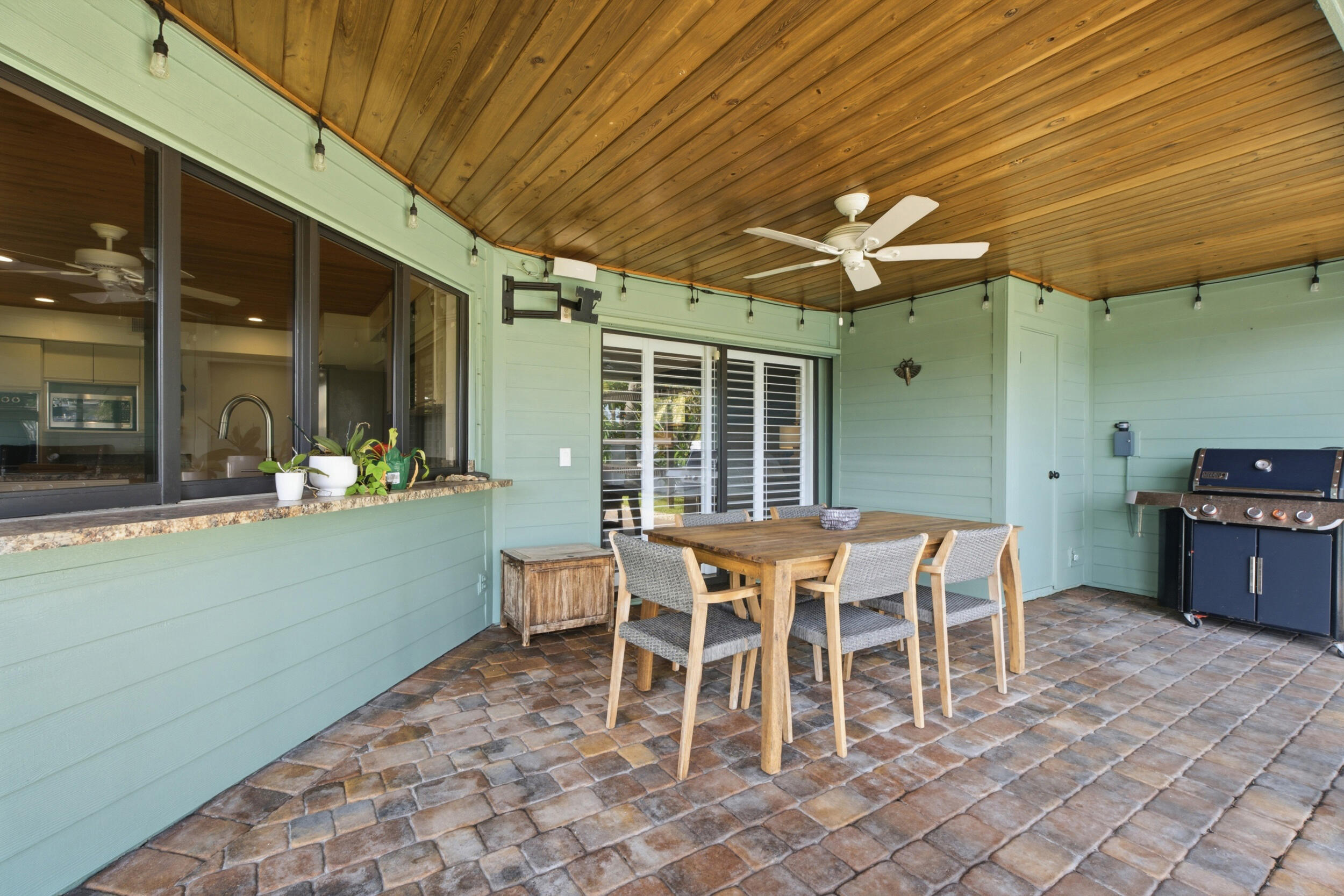 LIGHTHOUSE POINT - Residential
