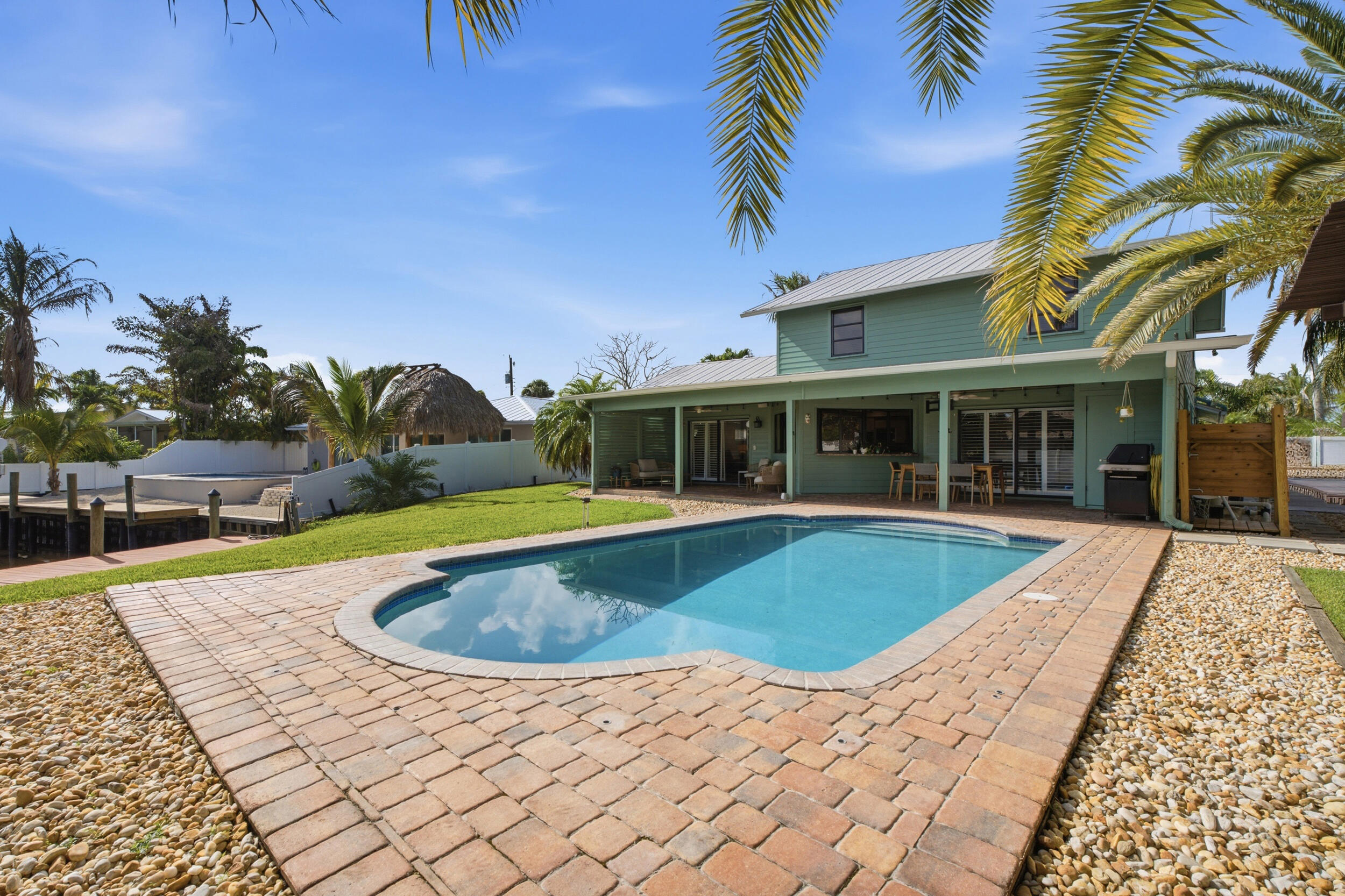 LIGHTHOUSE POINT - Residential