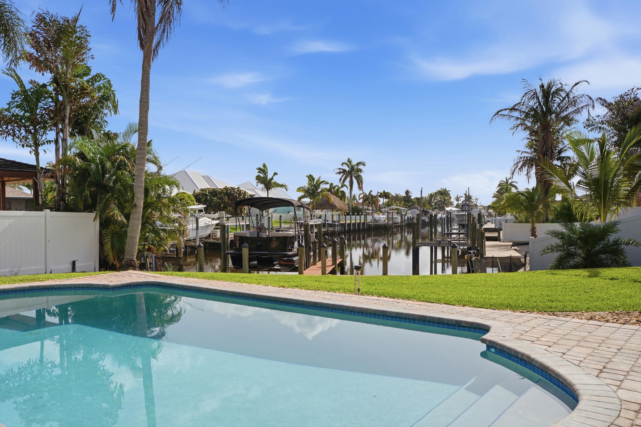 LIGHTHOUSE POINT - Residential