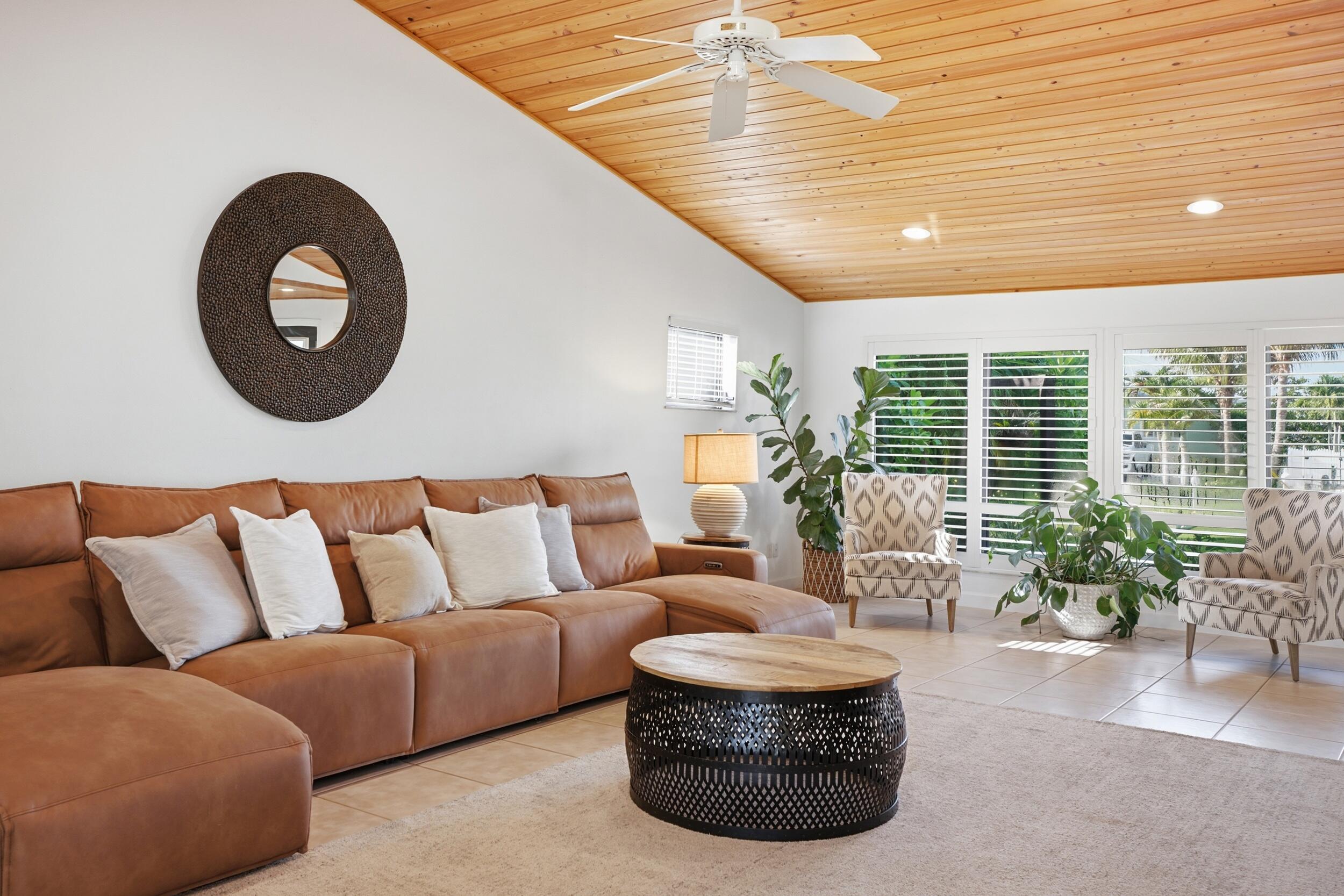 LIGHTHOUSE POINT - Residential