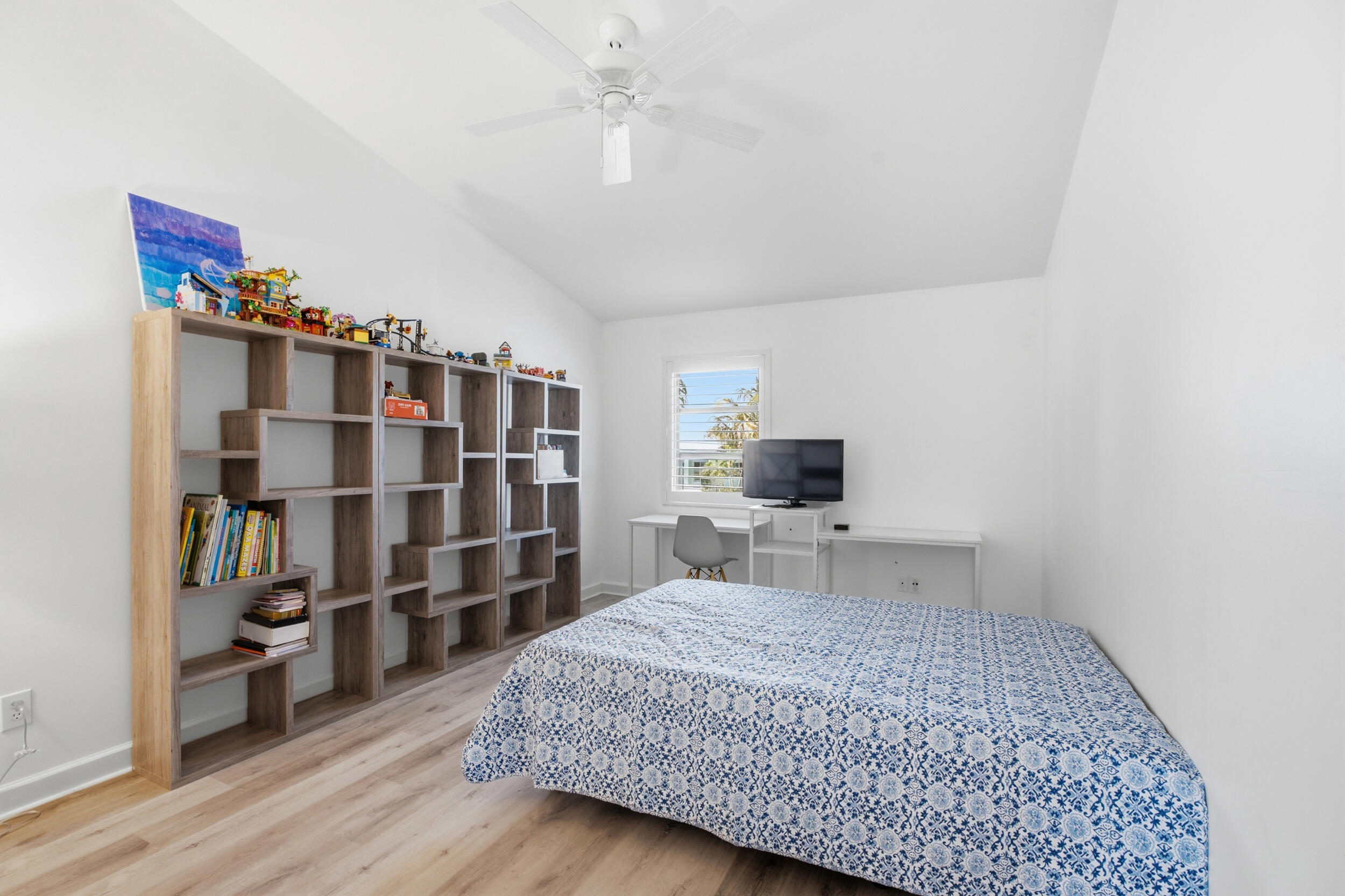 LIGHTHOUSE POINT - Residential
