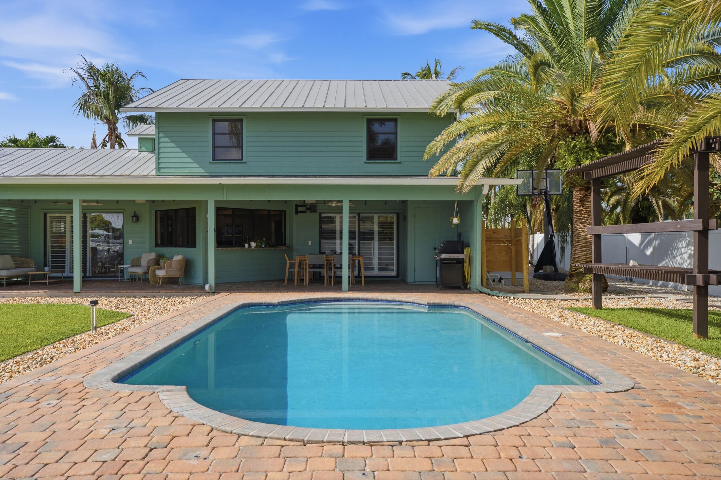 LIGHTHOUSE POINT - Residential