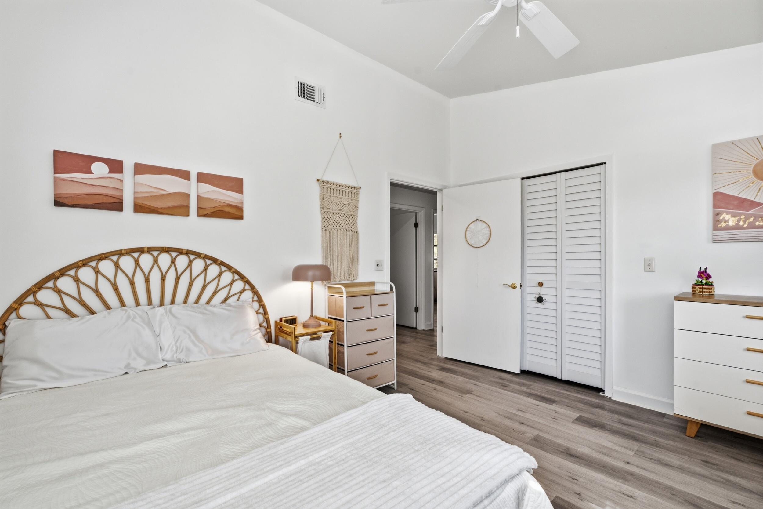 LIGHTHOUSE POINT - Residential