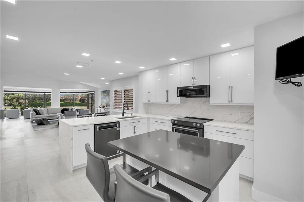 GLENEAGLES CONDO V - Residential
