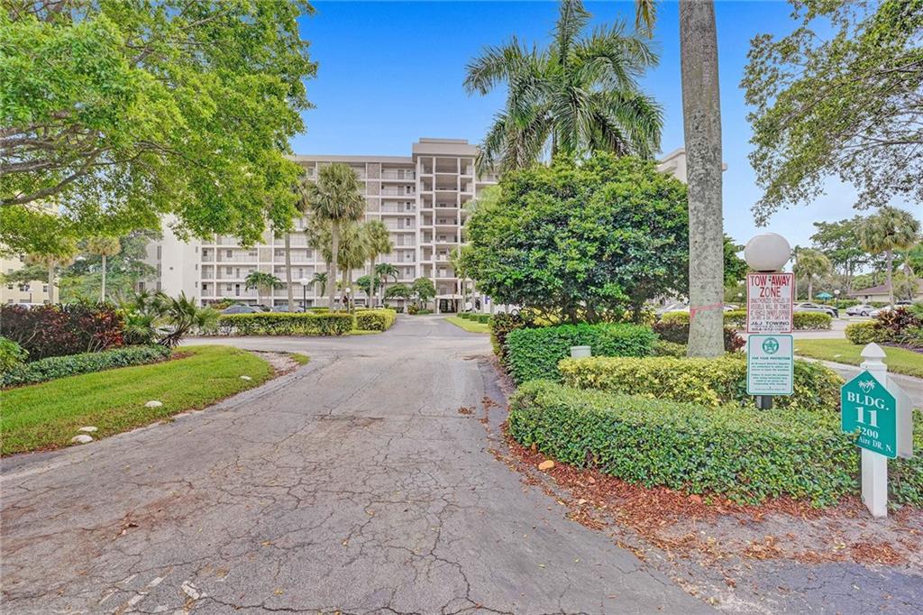 Palm-Aire Country Club - Residential