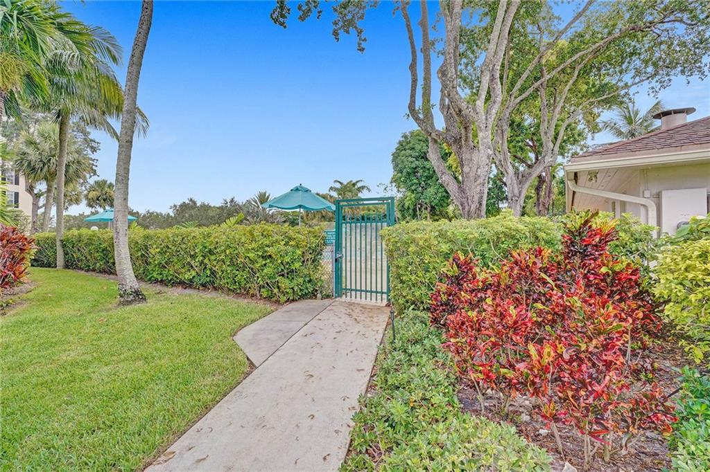 Palm-Aire Country Club - Residential