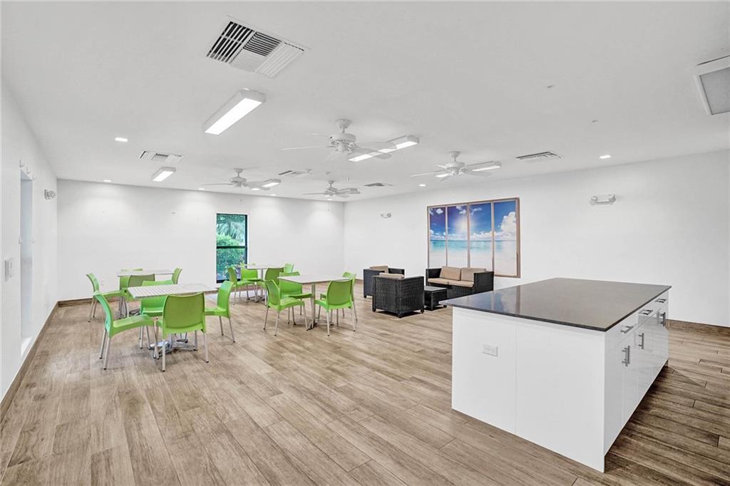 Palm-Aire Country Club - Residential