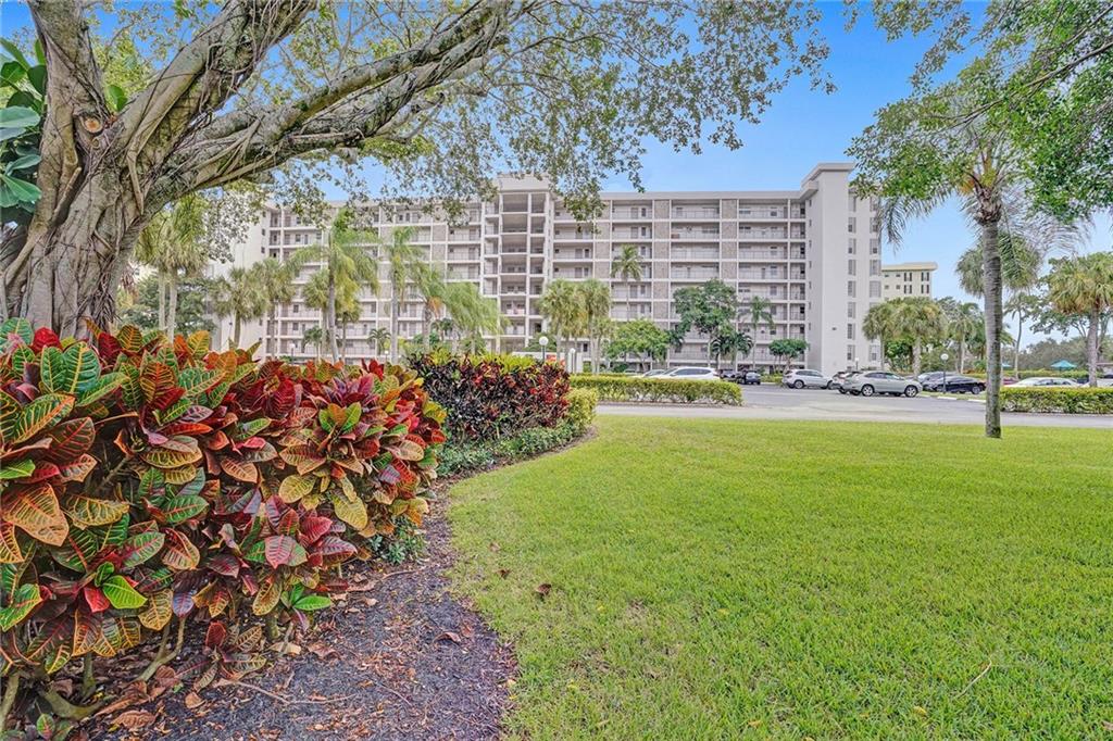 Palm-Aire Country Club - Residential