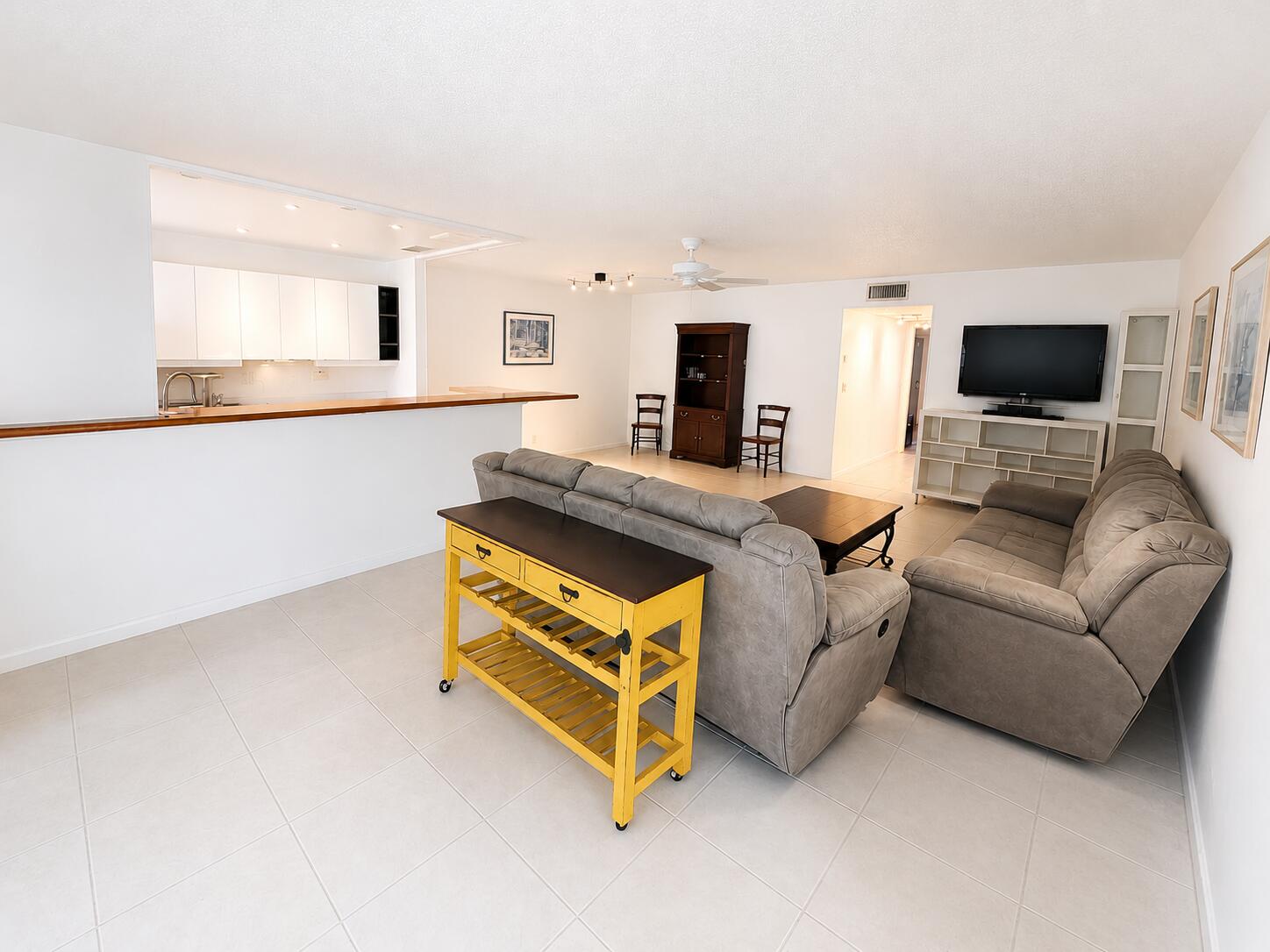 HIGH POINT OF DELRAY SEC 5 CONDO - Residential Lease