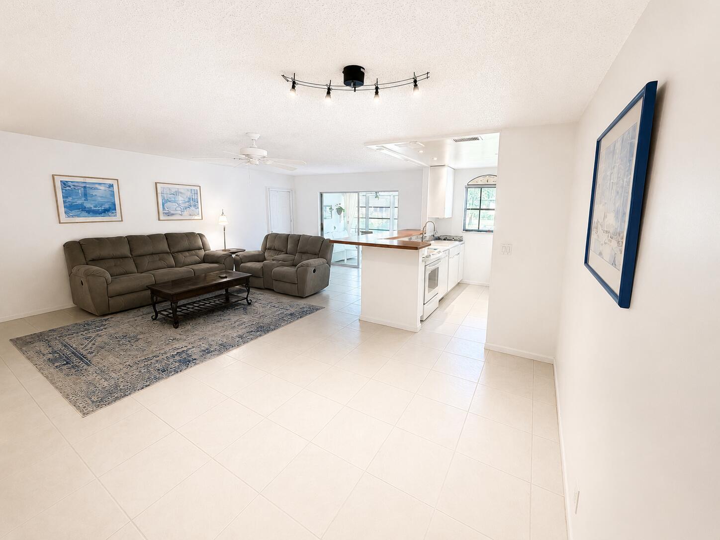 HIGH POINT OF DELRAY SEC 5 CONDO - Residential Lease