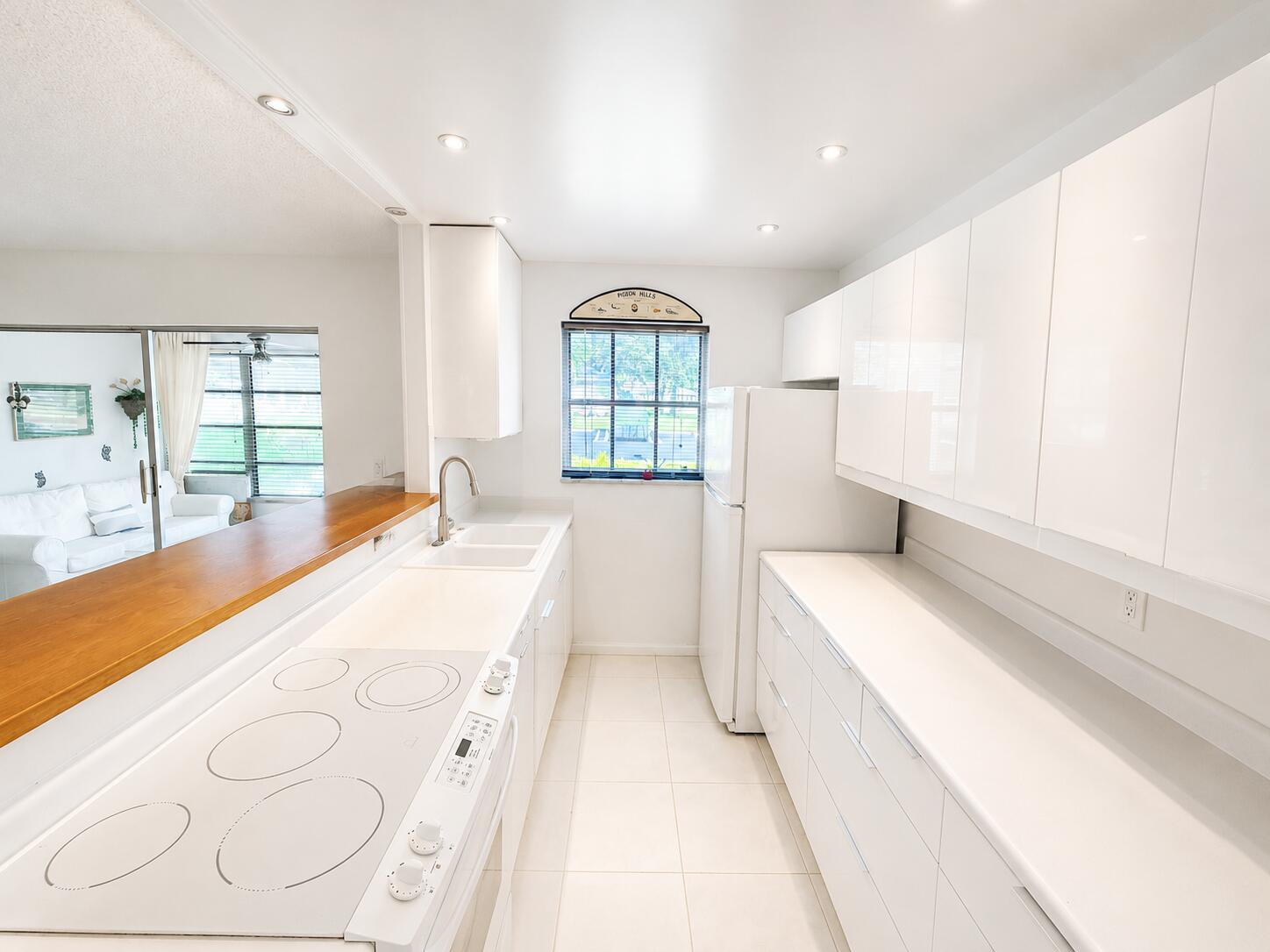 HIGH POINT OF DELRAY SEC 5 CONDO - Residential Lease
